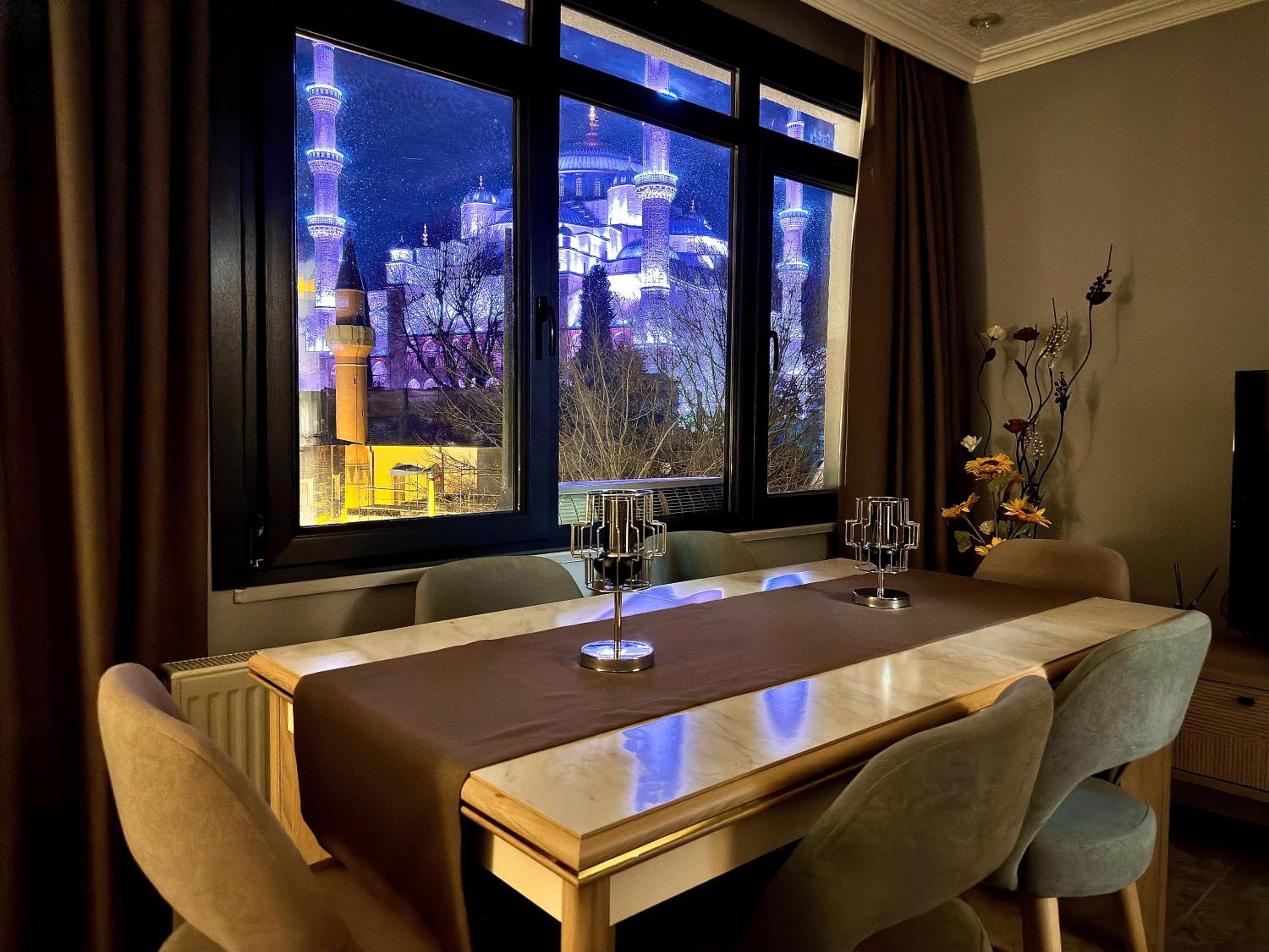 Family Two-Bedroom Apartment with View photo 3
