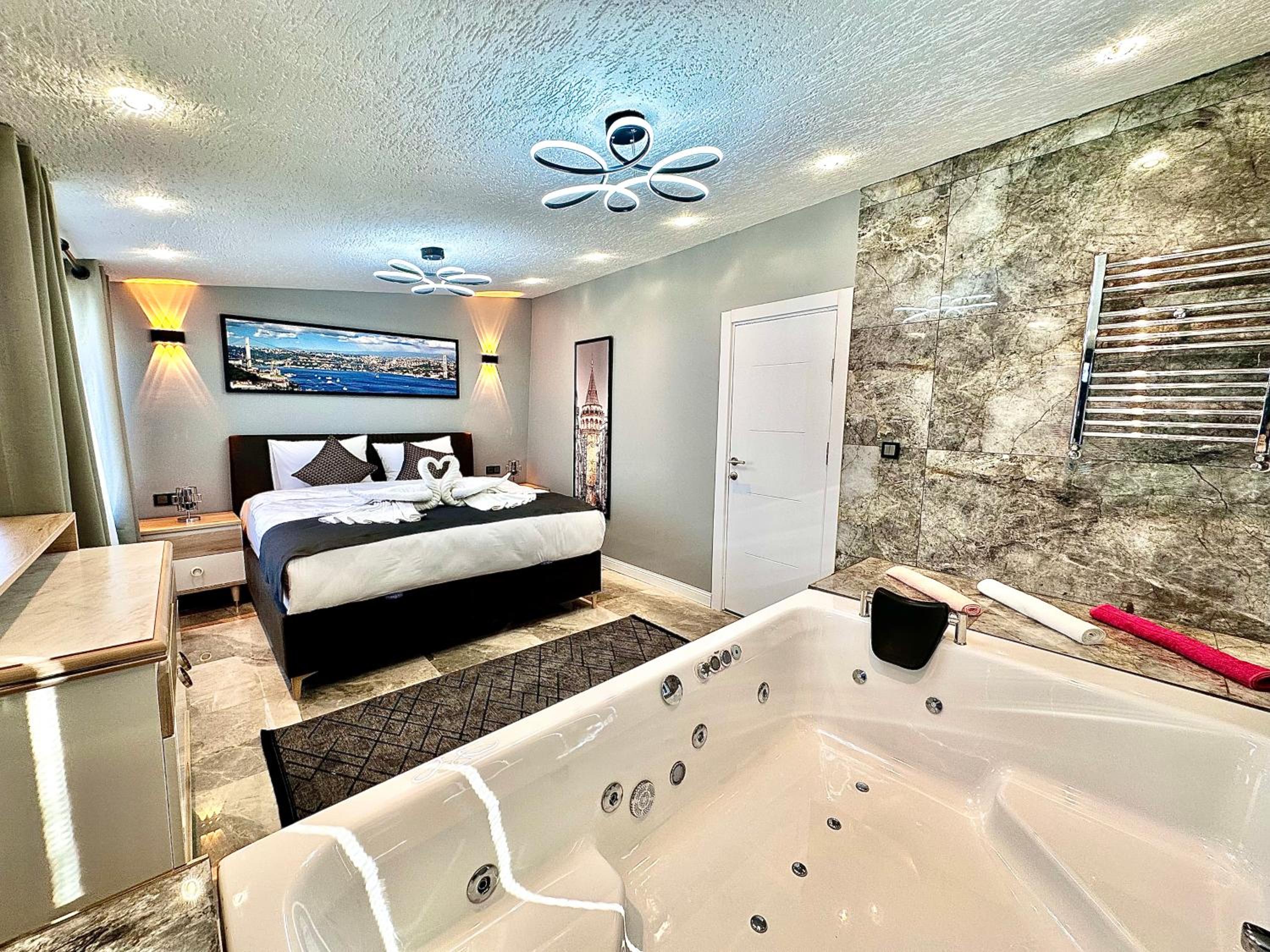 Deluxe Suite with Sea View photo 3