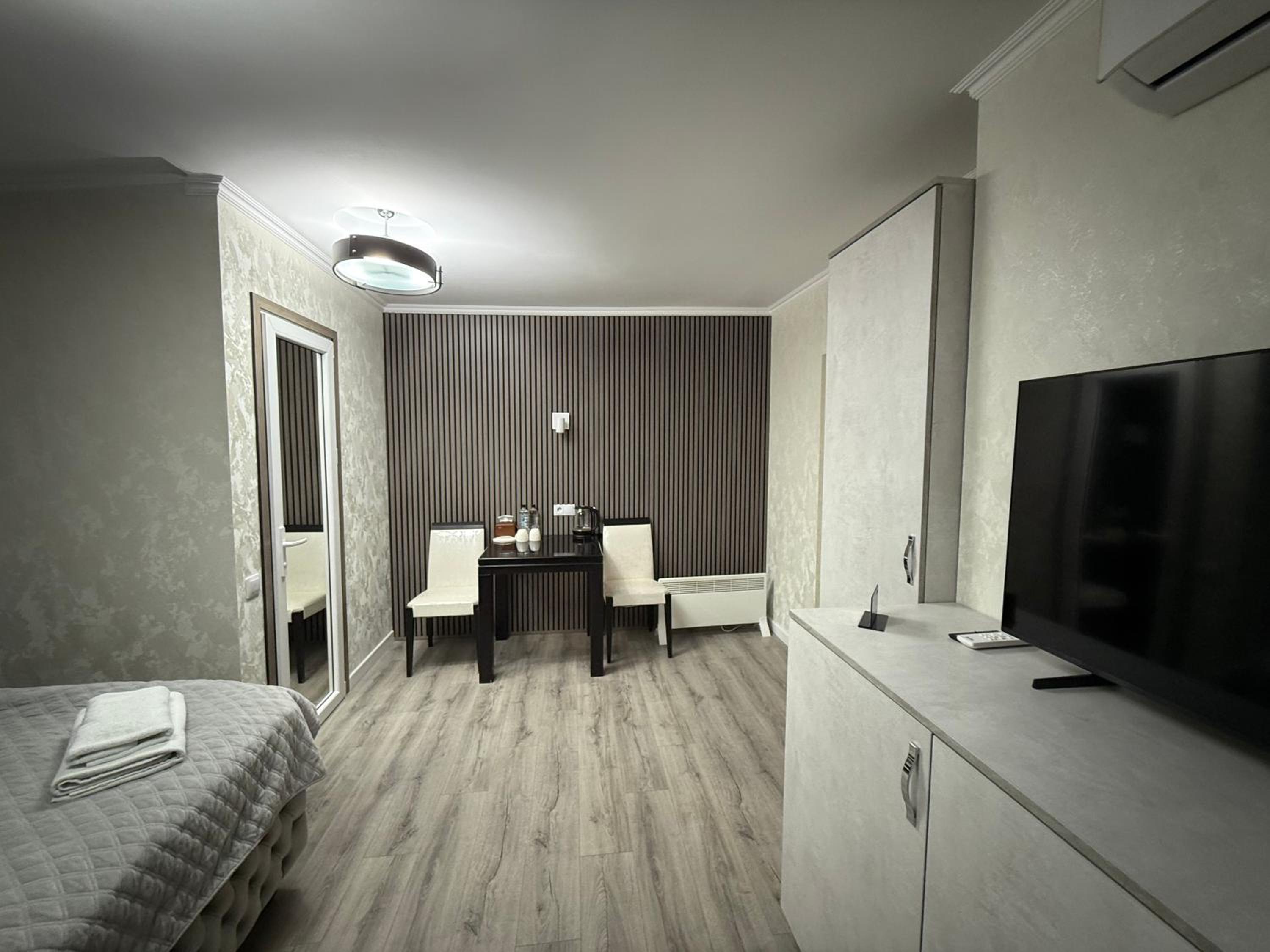Double Room with Pool View photo 3