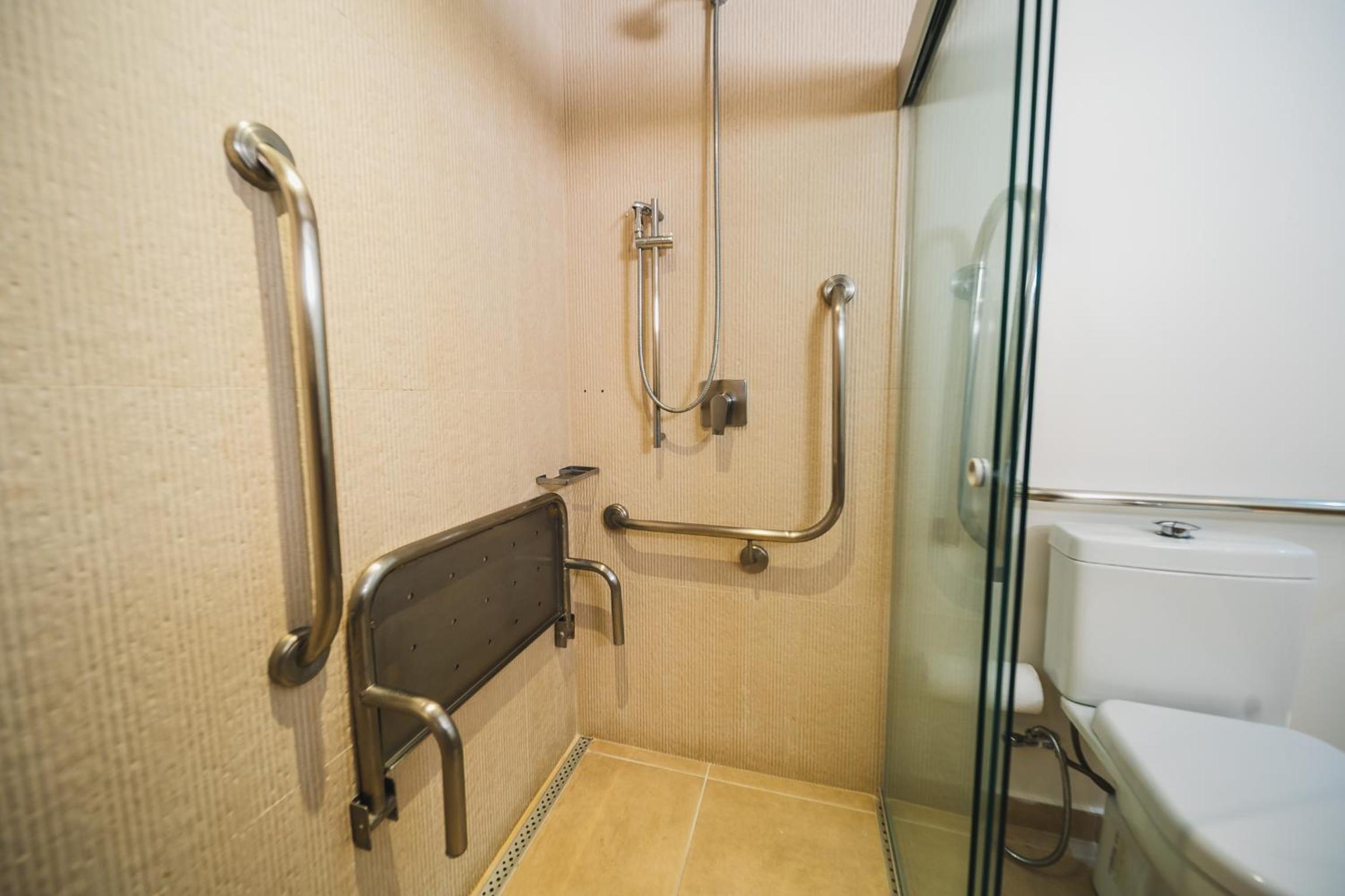 Triple Room - Disability Access - Photo 5