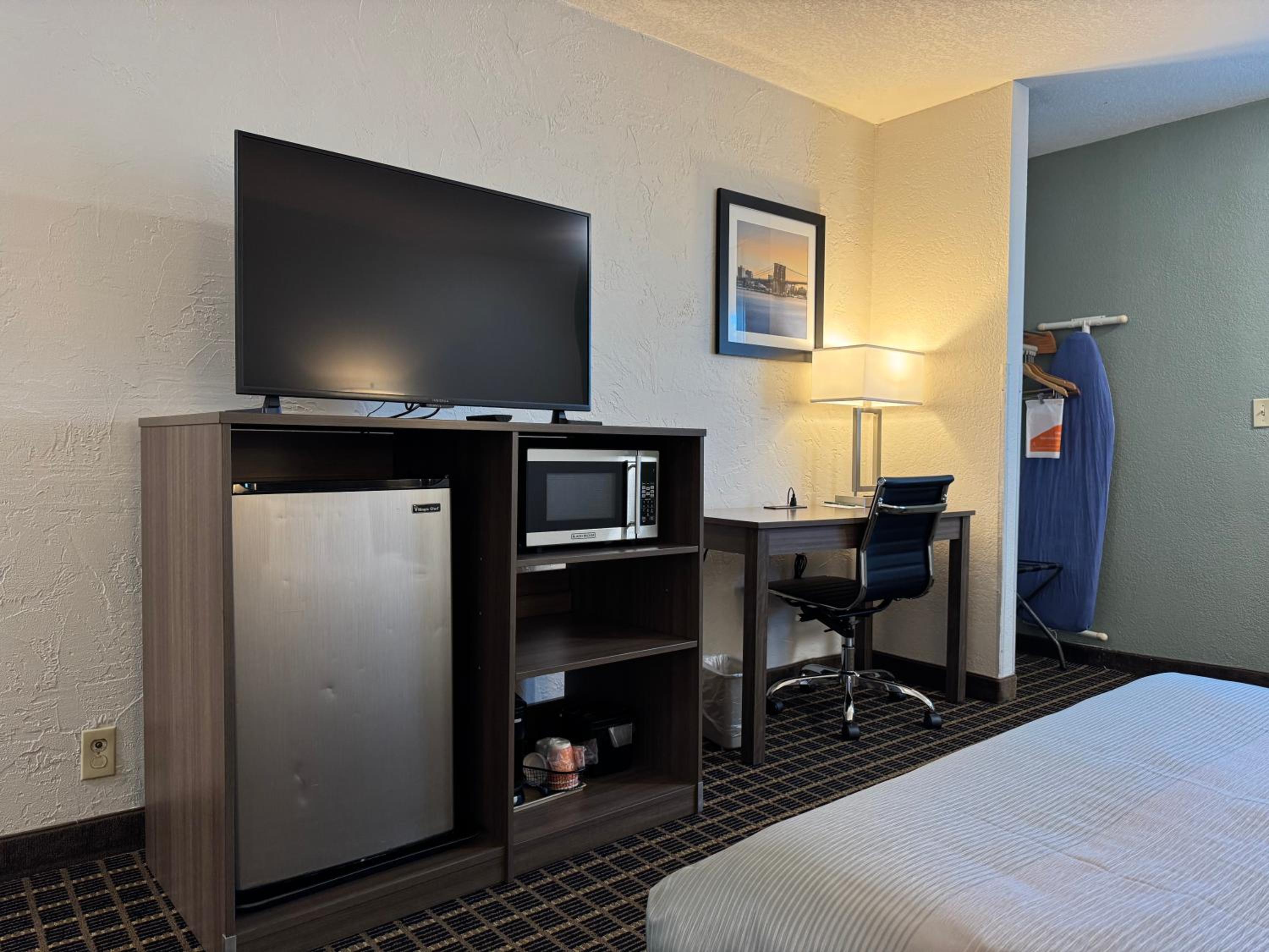 King Room - Non Smoking - Photo 3