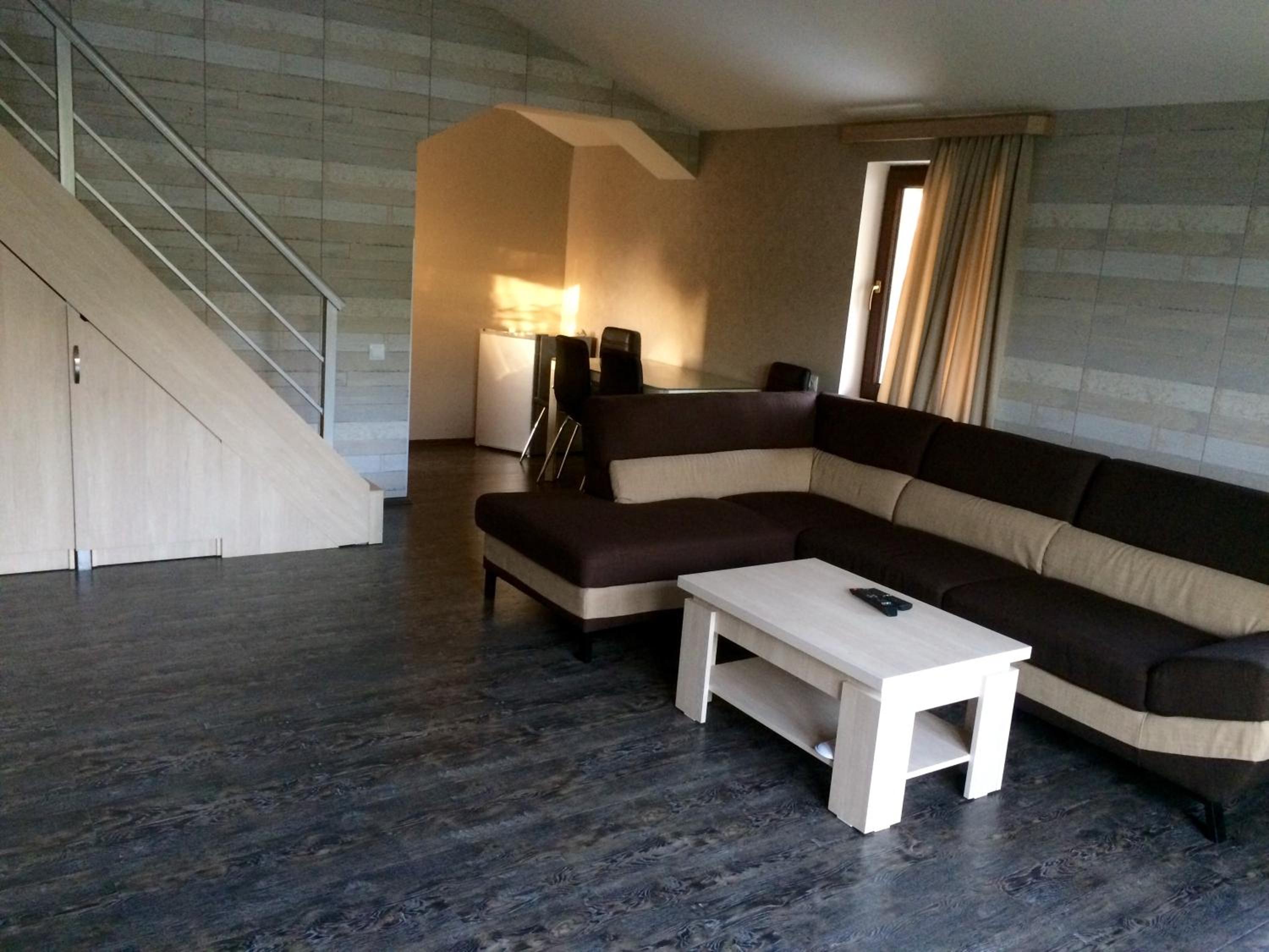 Studio - Split Level photo 1
