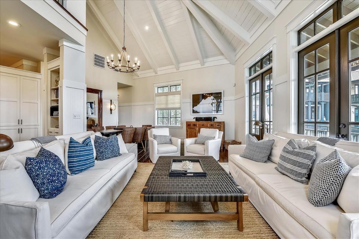 Four-Bedroom House photo 2