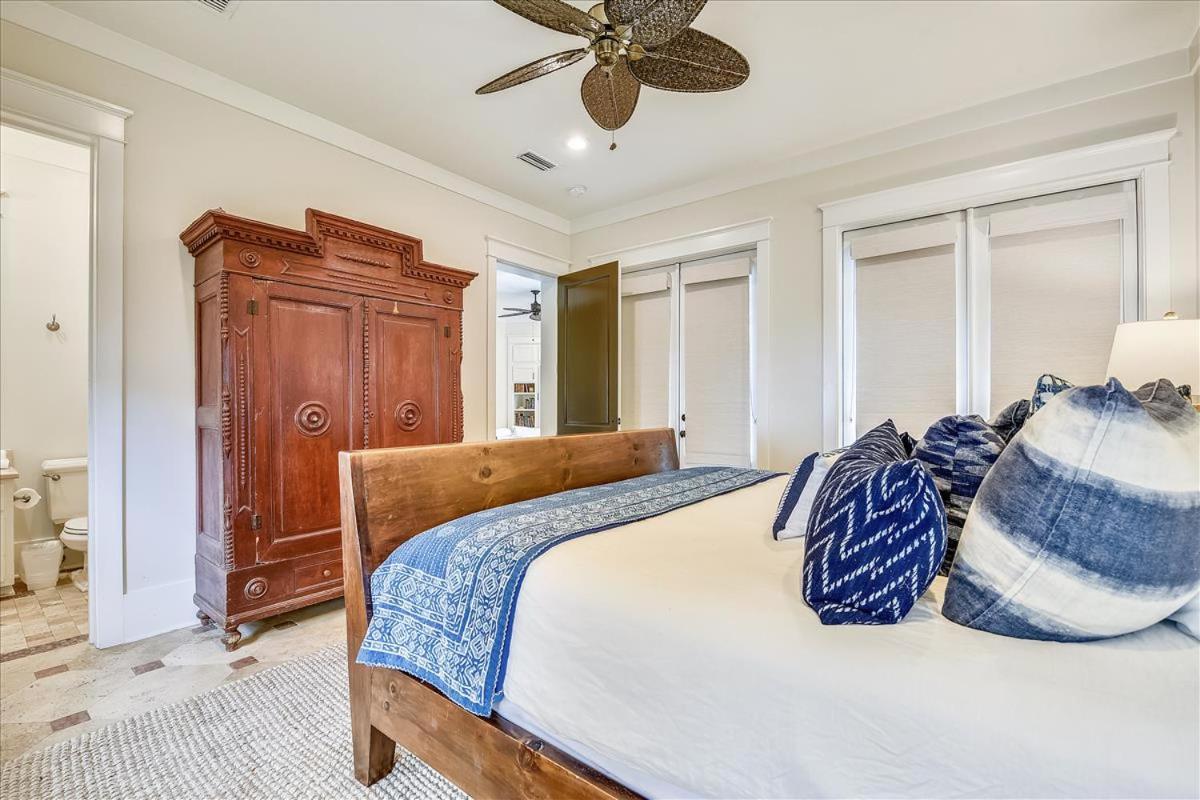 Four-Bedroom House photo 1