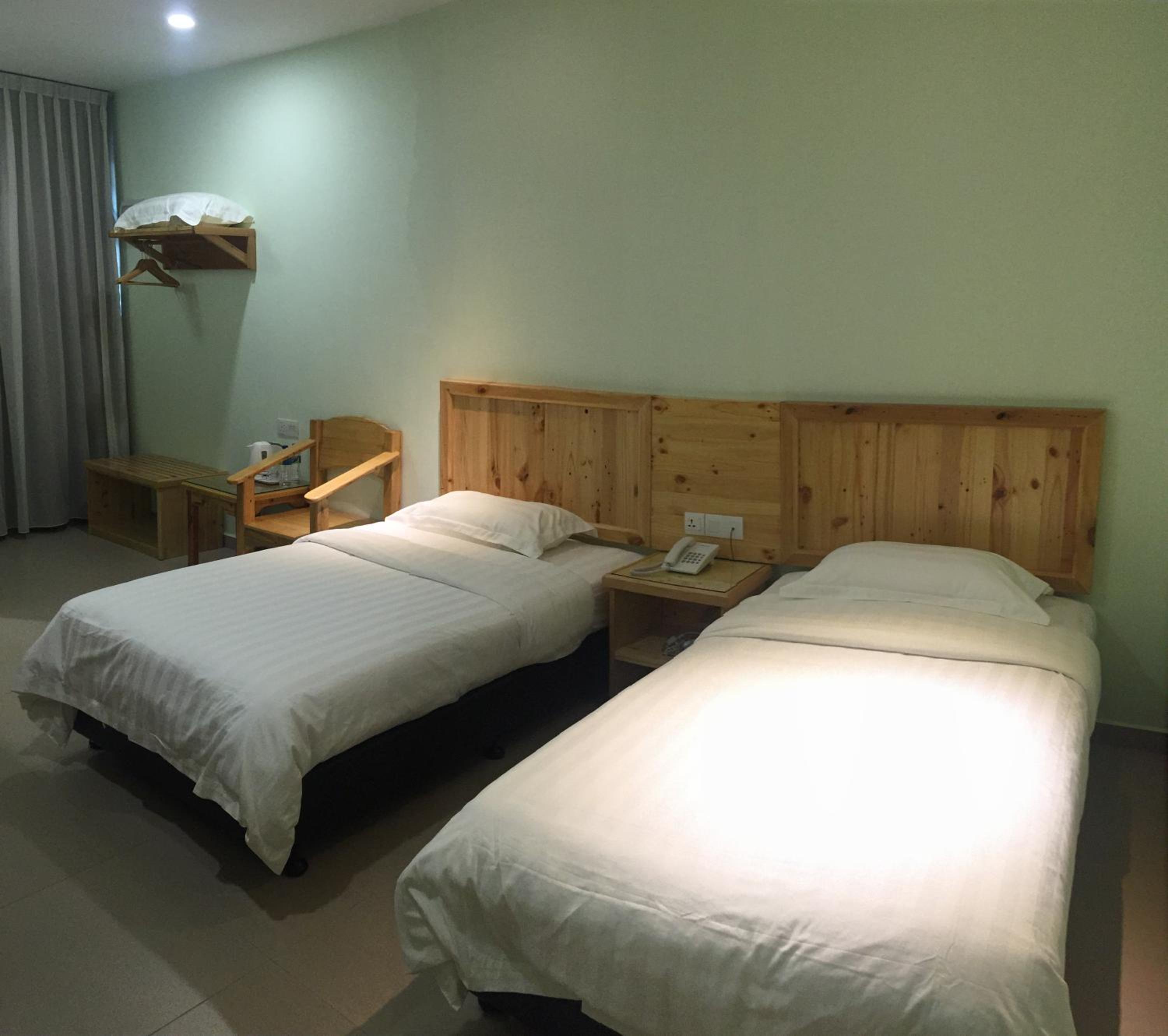 Large Twin Room photo 2
