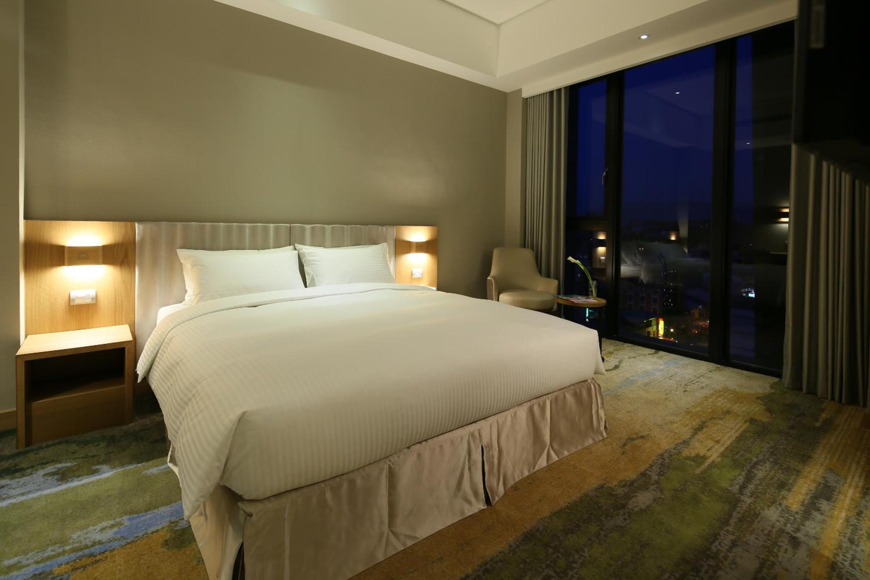 Deluxe Double Room with Bath photo 3