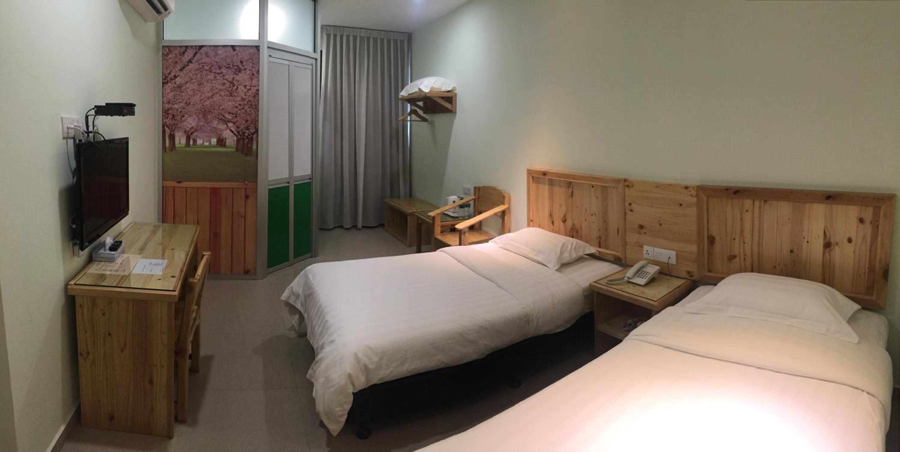 Large Twin Room photo 3
