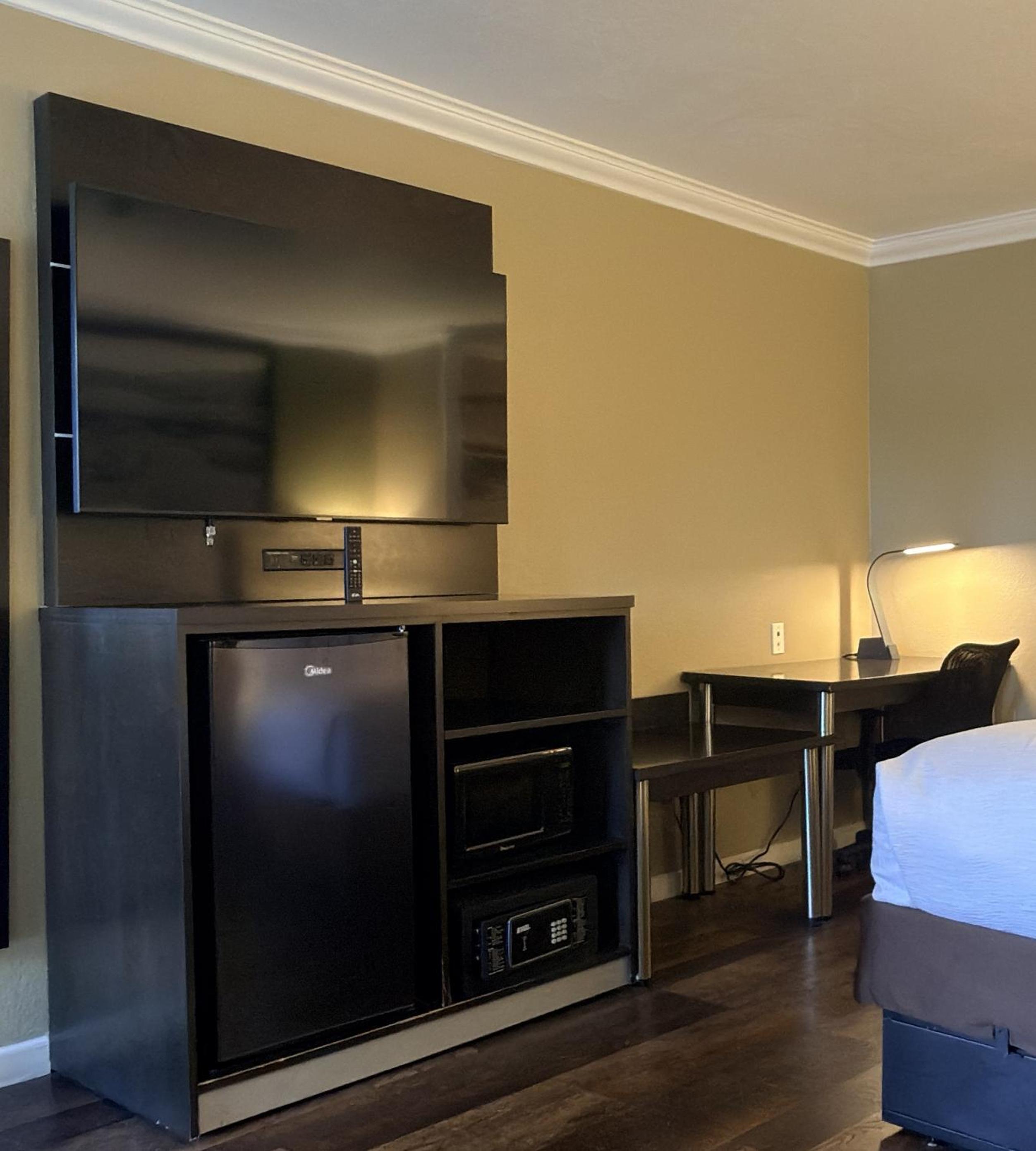 The Orchard Hotel Ukiah Wine Country Free Breakfast, Pool, & Hot Tub, Photo 7