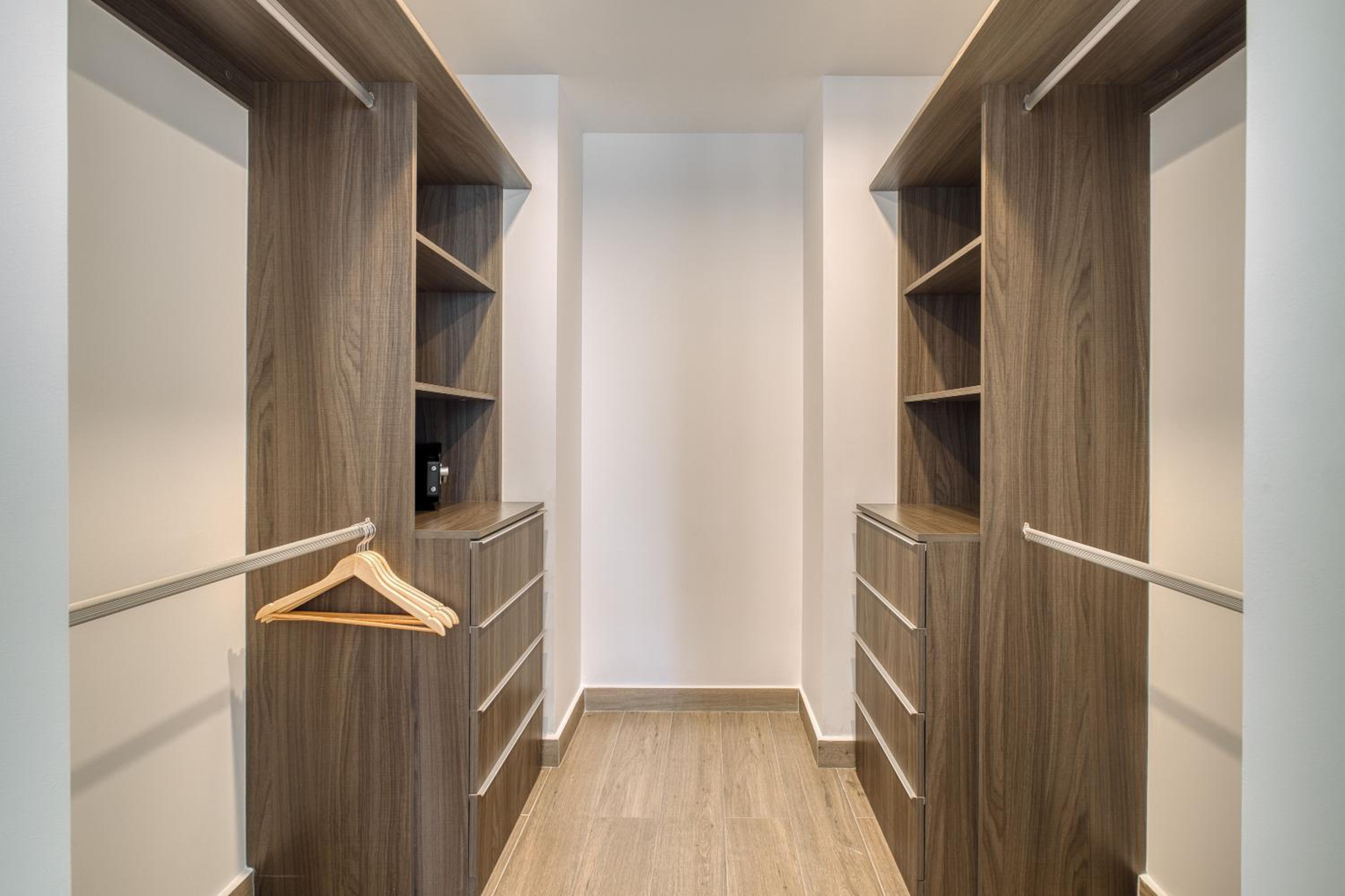 Family Two-Bedroom Apartment with View photo 2