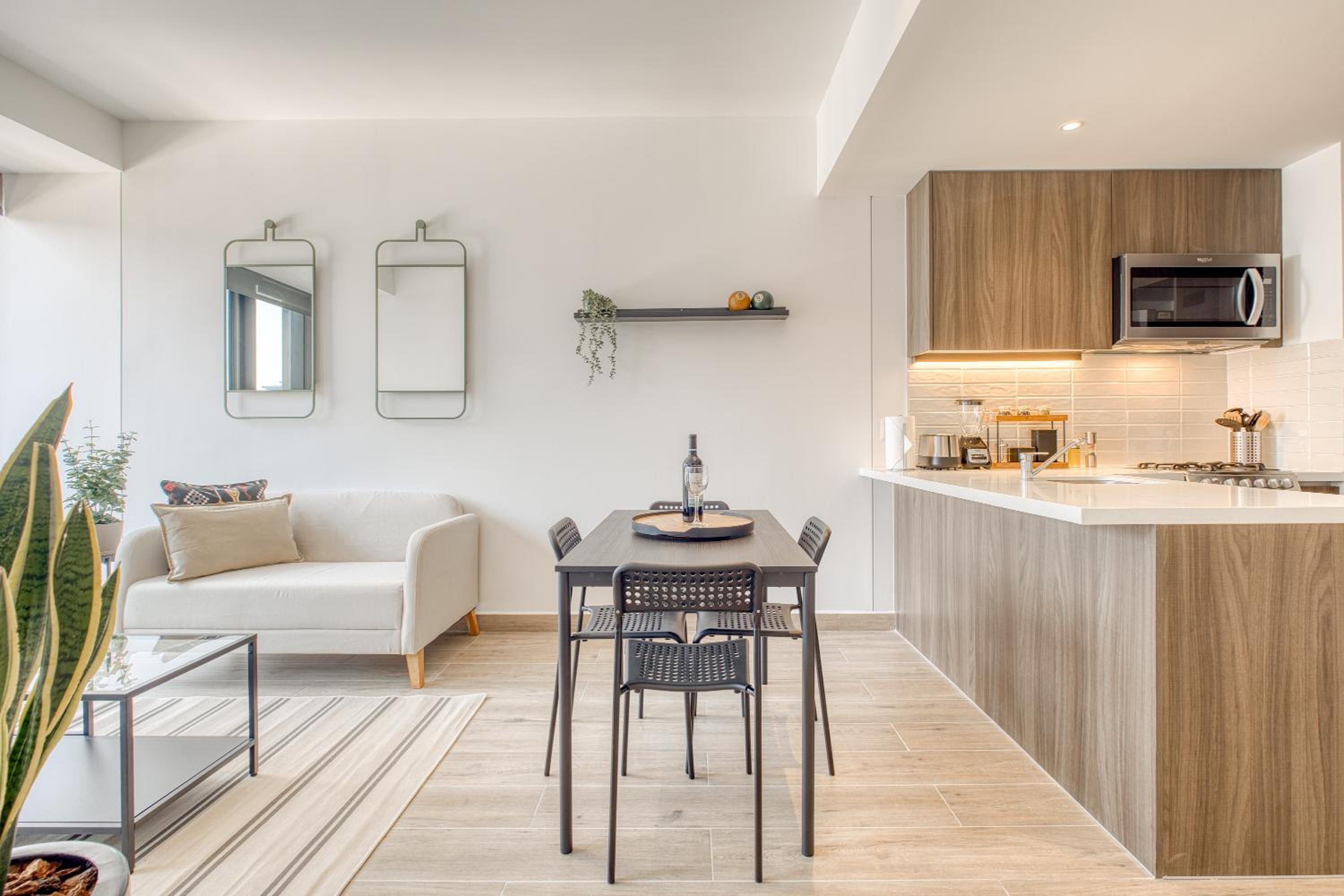 One-Bedroom Apartment with Balcony and City View photo 3