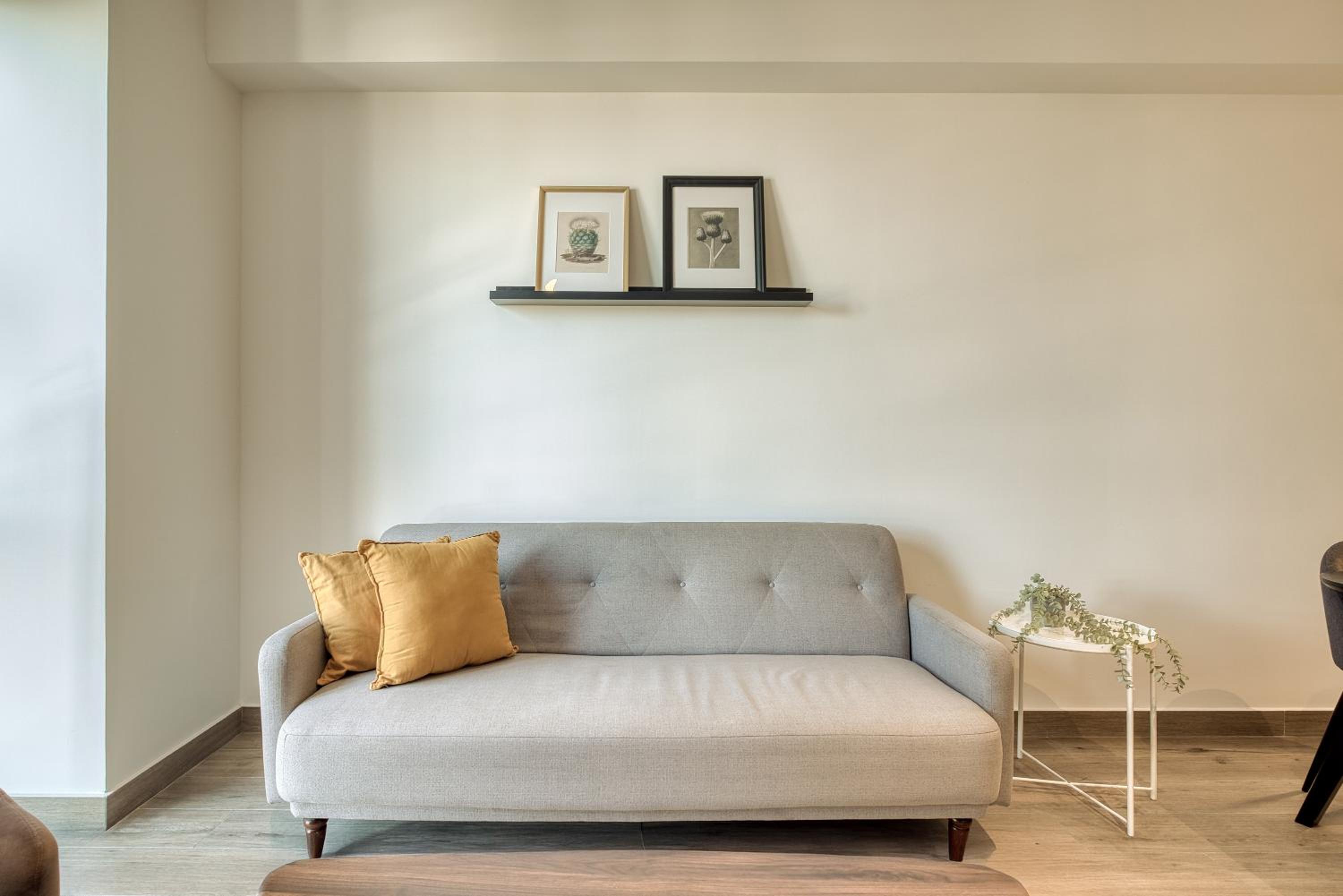 One-Bedroom Apartment with City View photo 3
