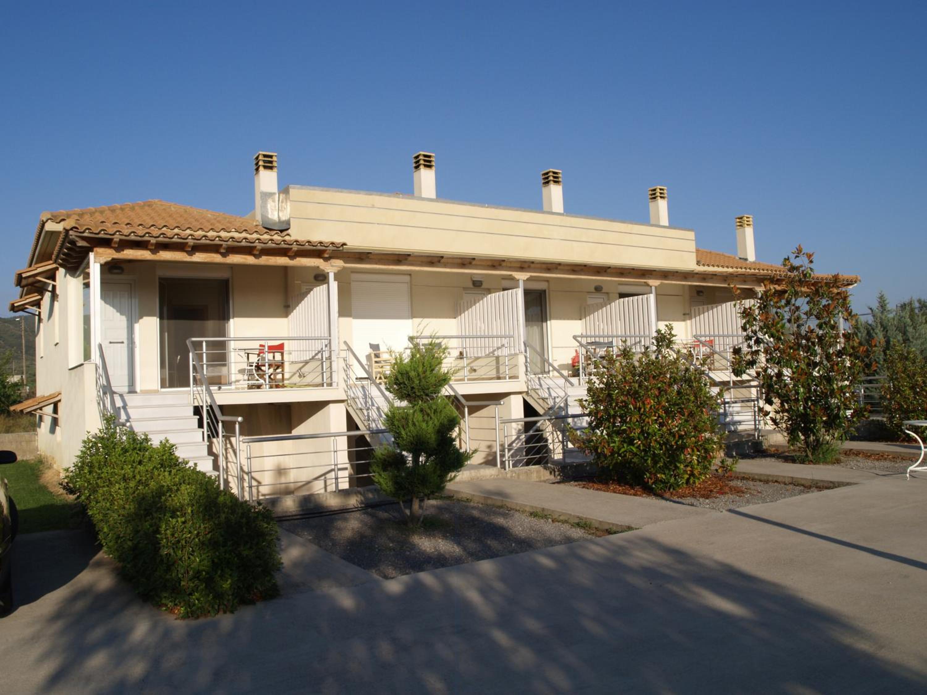 Apartment with Balcony - Photo 17