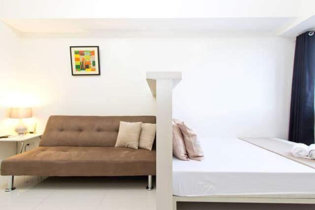 Studio Apartment - Photo 2