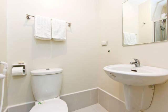 Studio Apartment - Photo 9