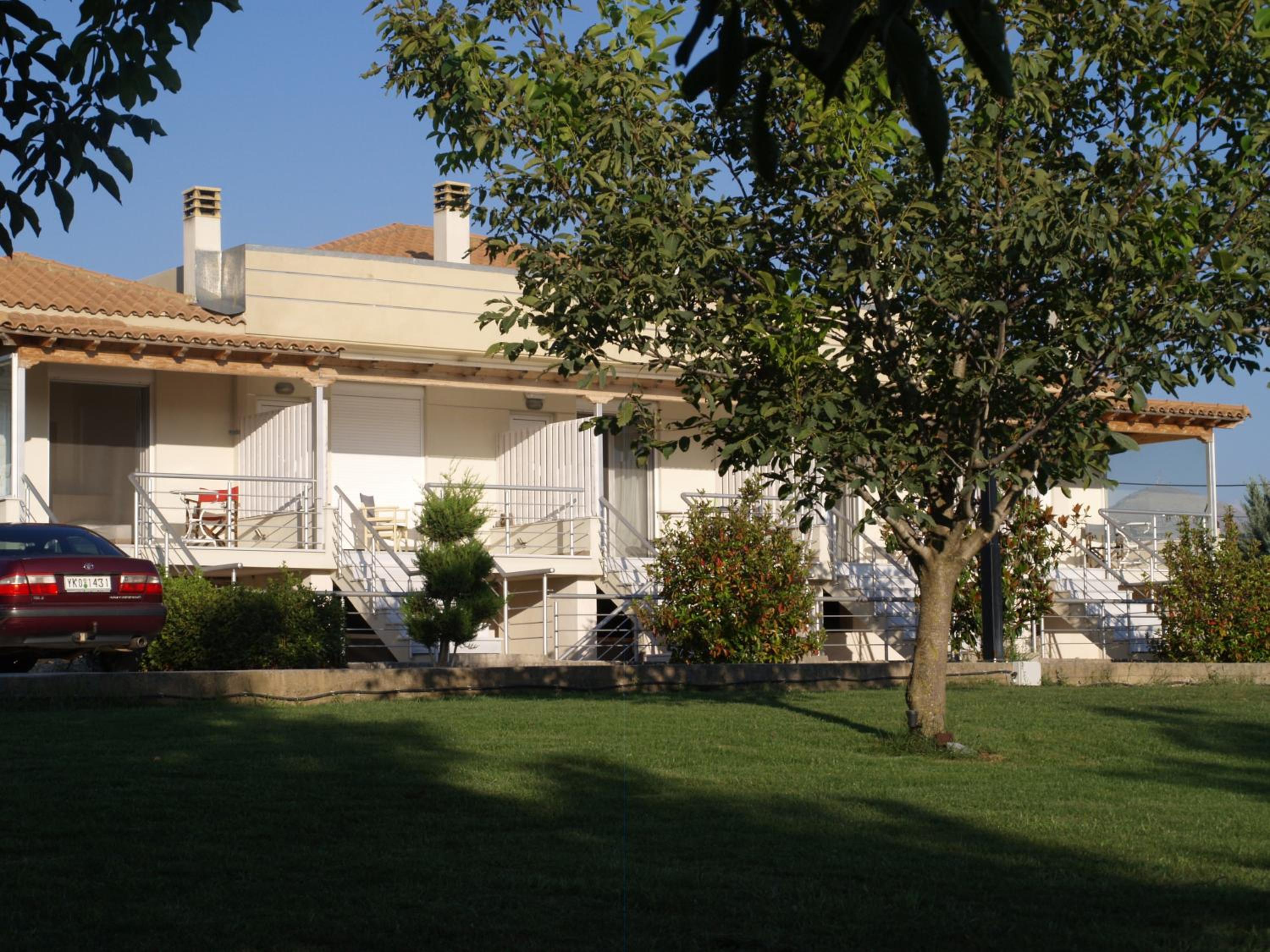 Apartment with Balcony - Photo 11