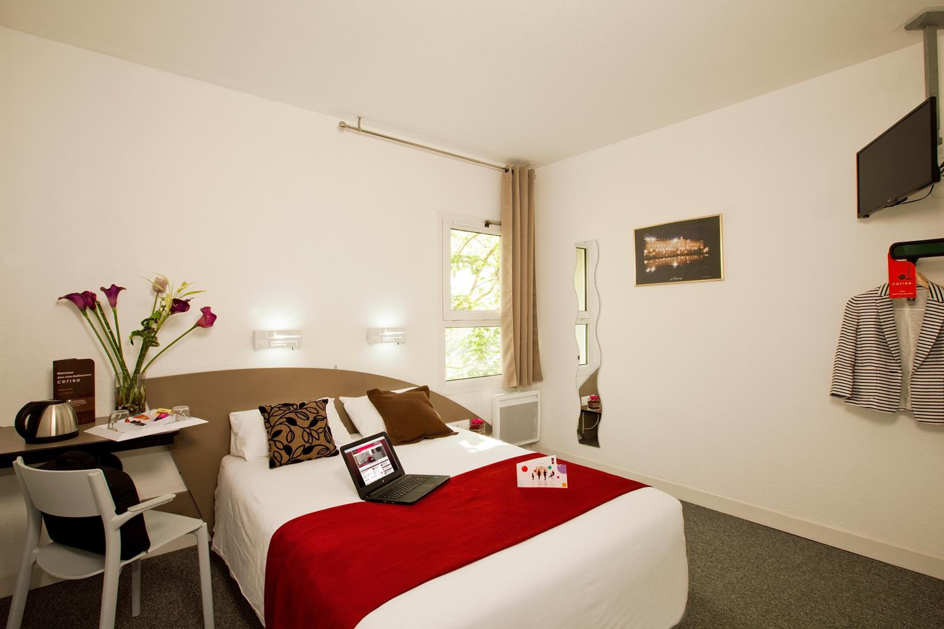 Double Room - Photo 13