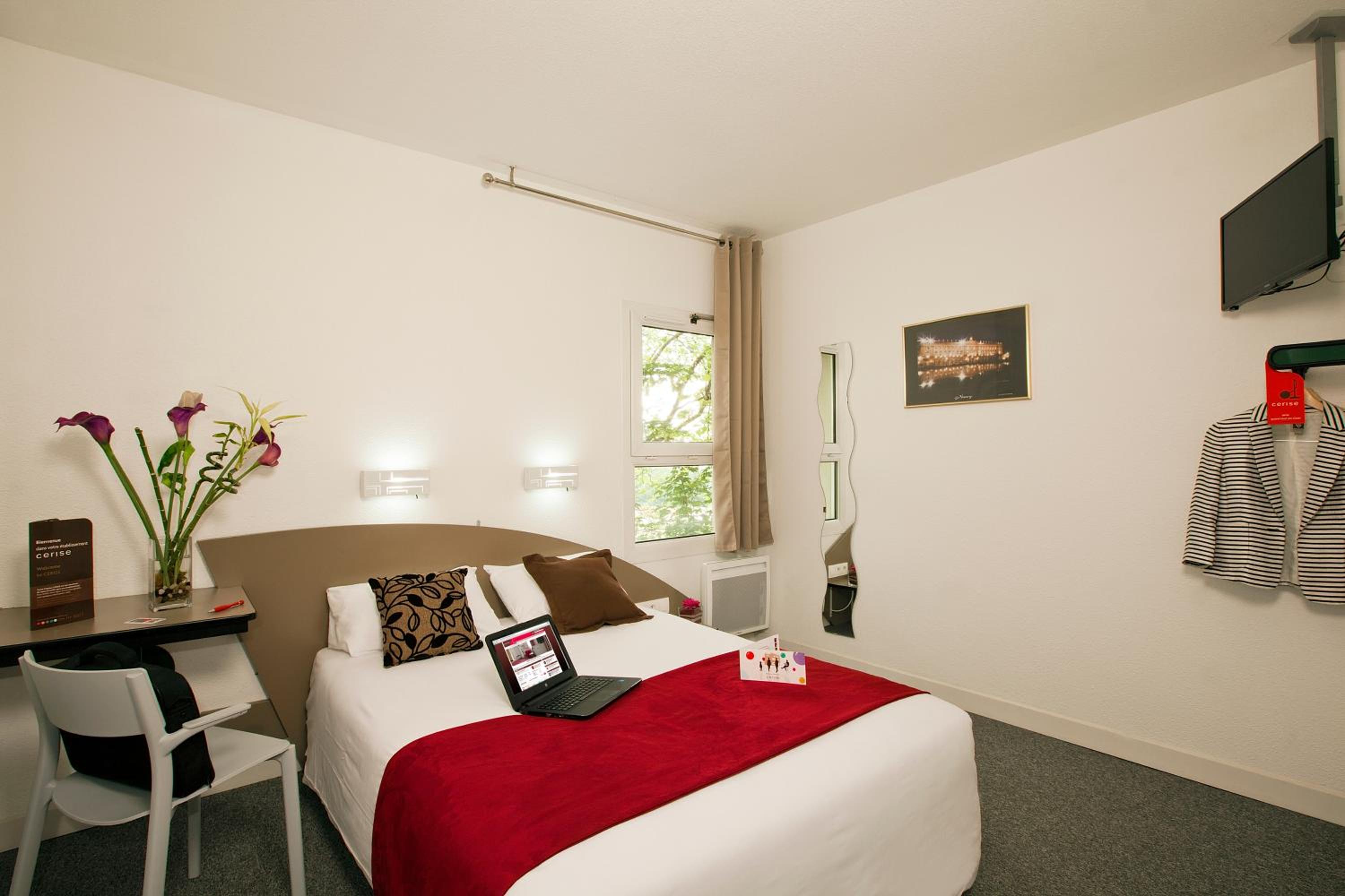 Double Room - Photo 15