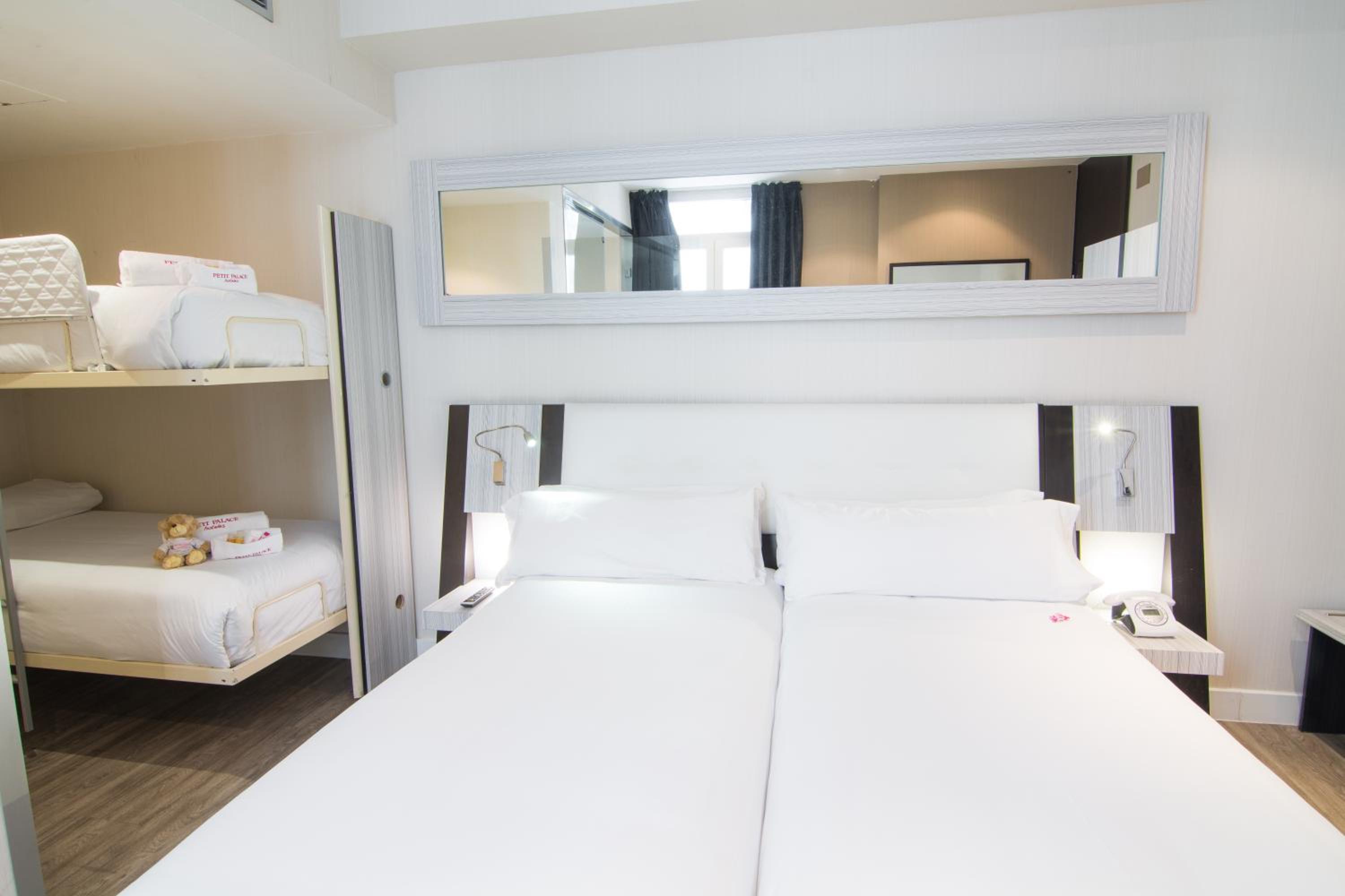Quadruple Room (4 Adults) - Photo 1