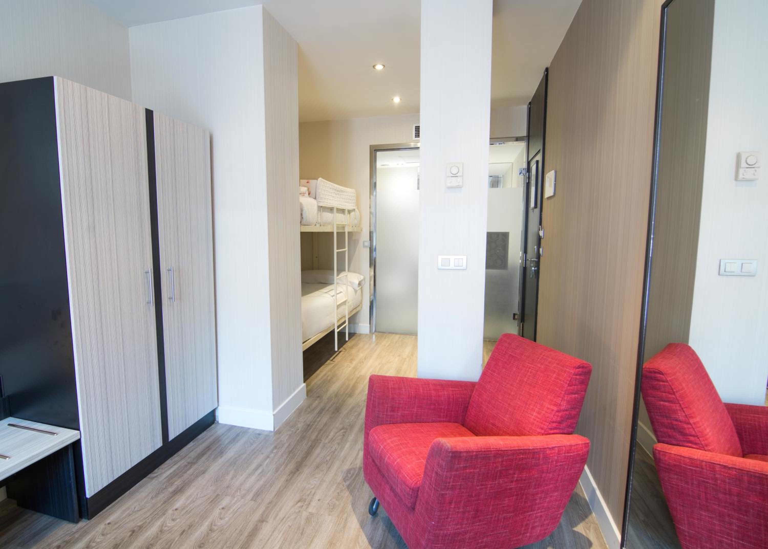 Quadruple Room (4 Adults) - Photo 2