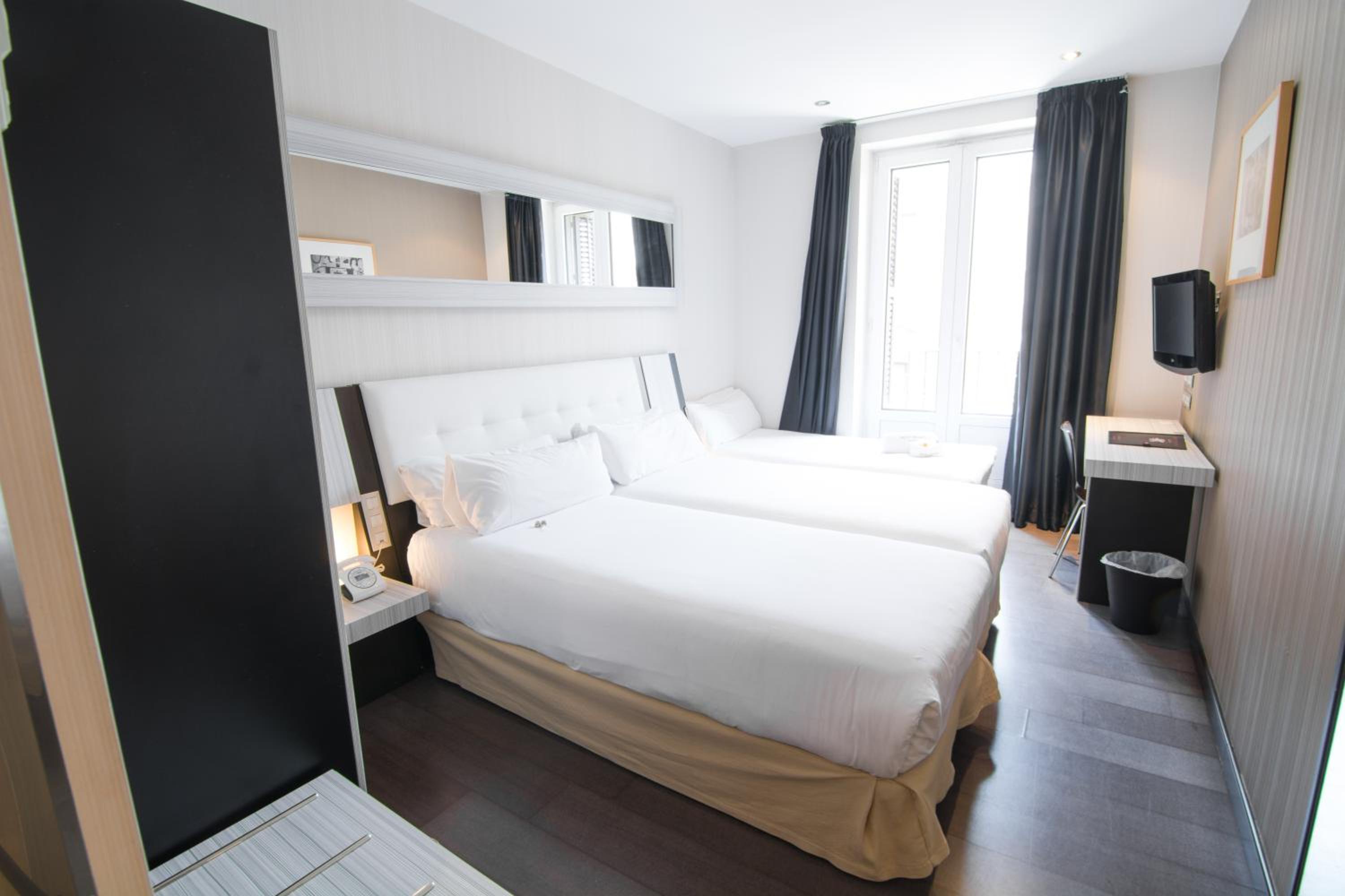 Triple Room - Photo 2