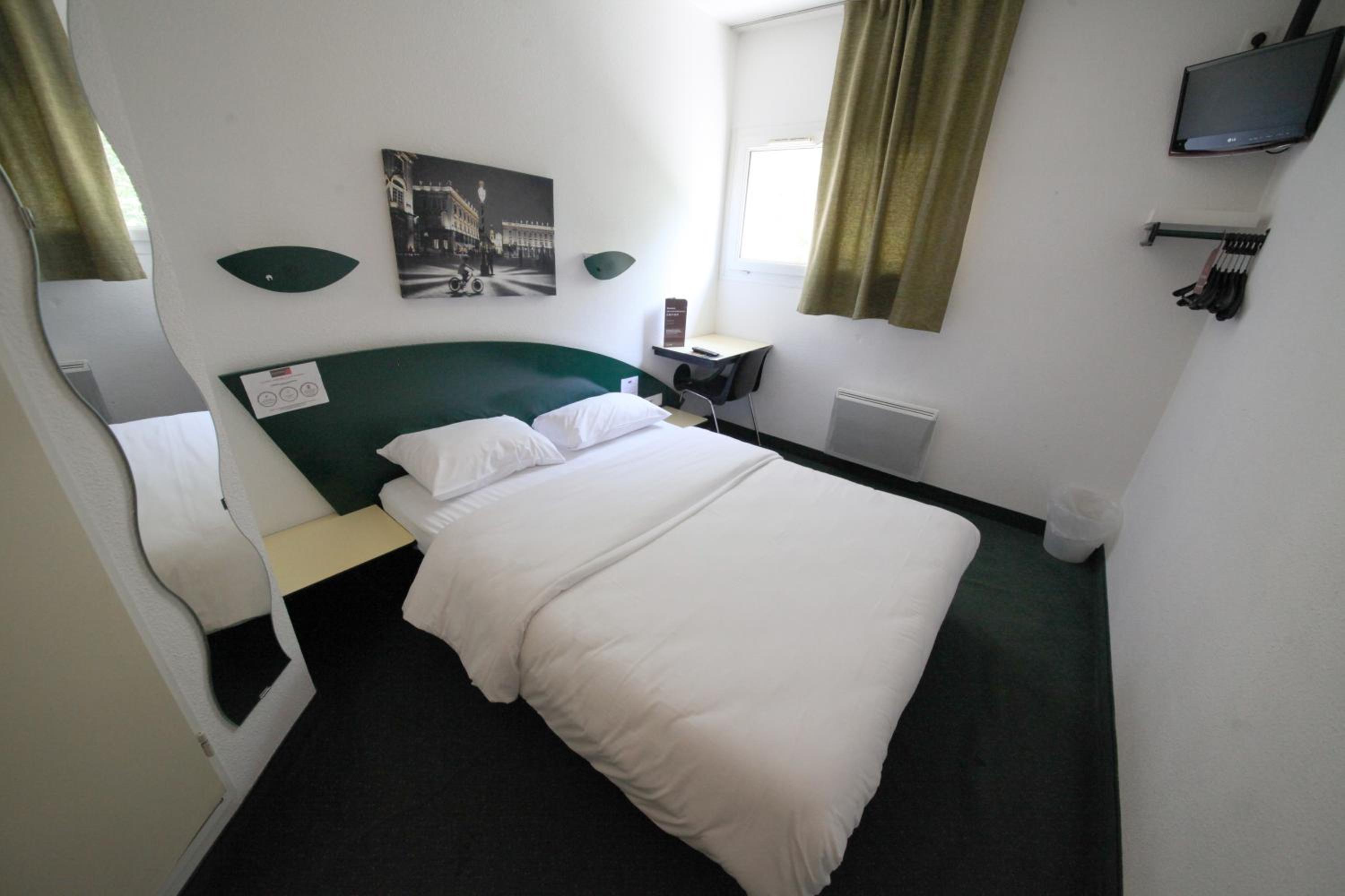 Double Room - Photo 9
