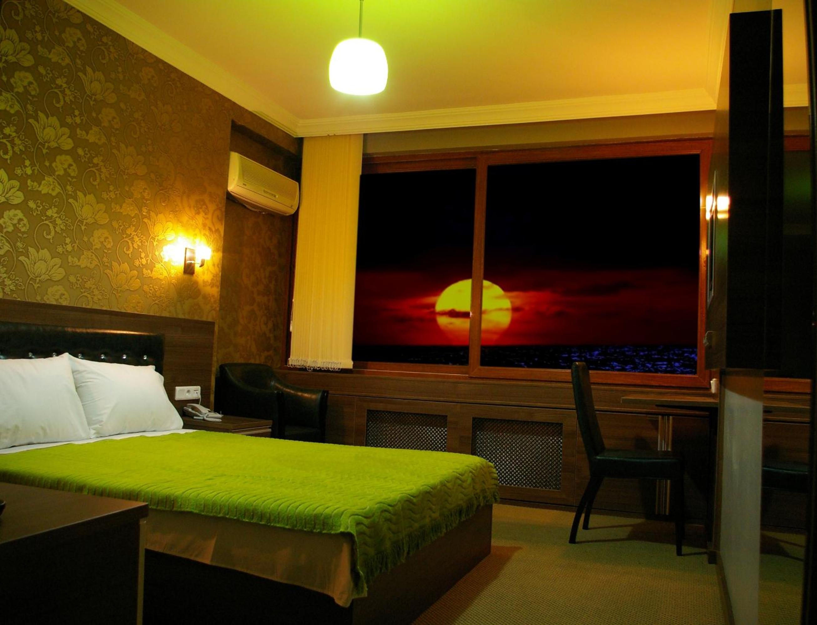 Standard Double or Twin Room photo 1