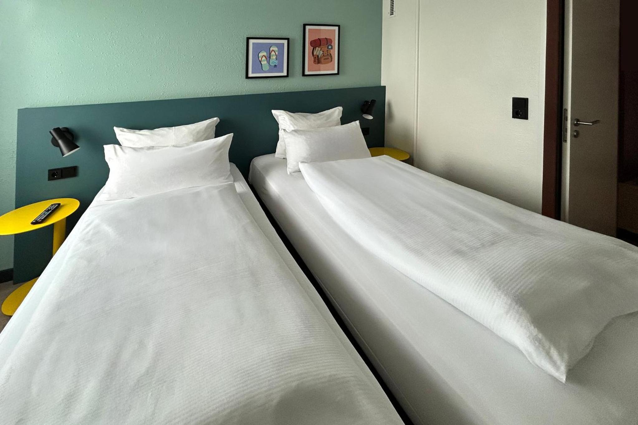 Standard Twin Room with Garden View