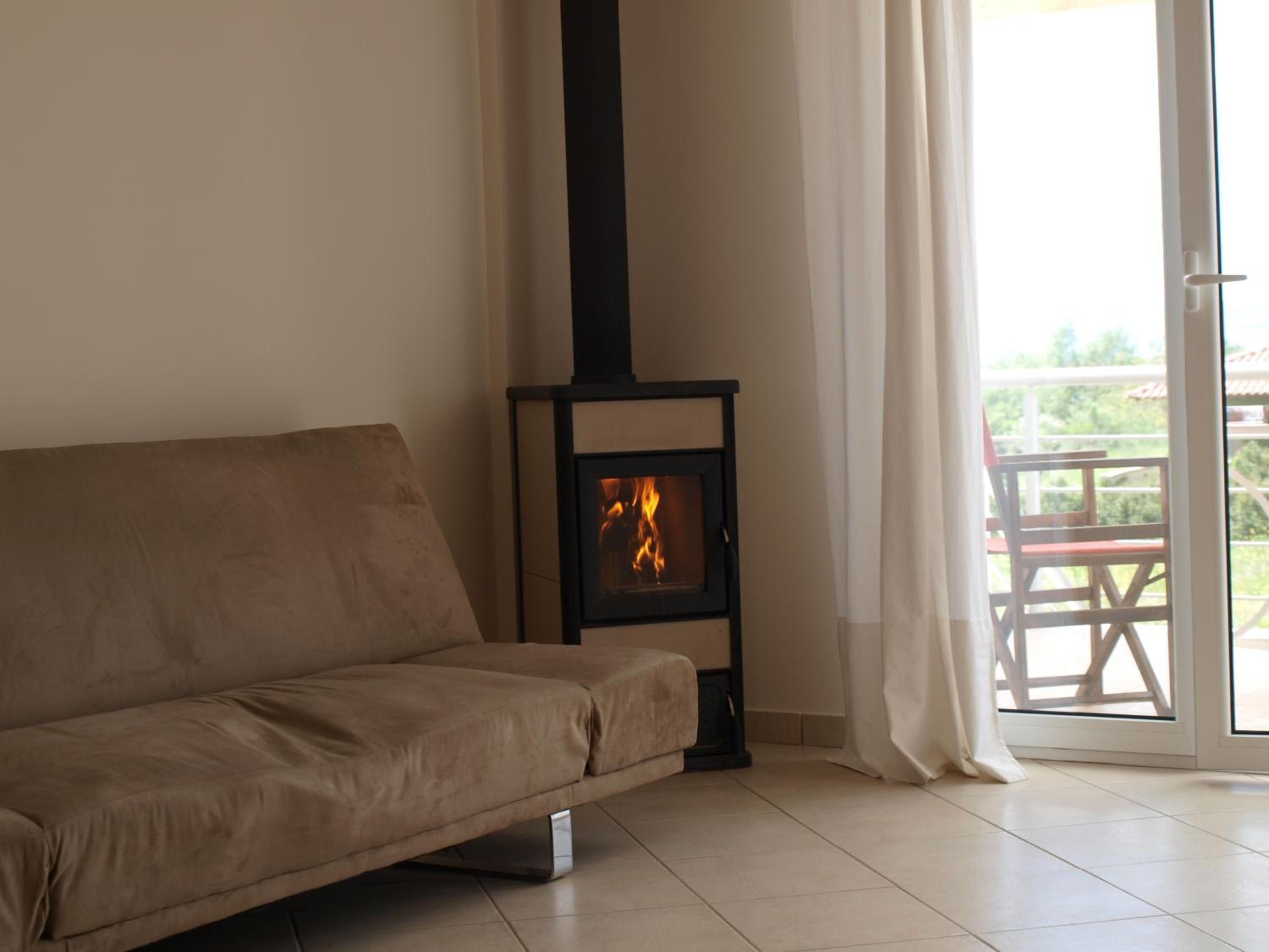 Apartment with Balcony - Photo 7