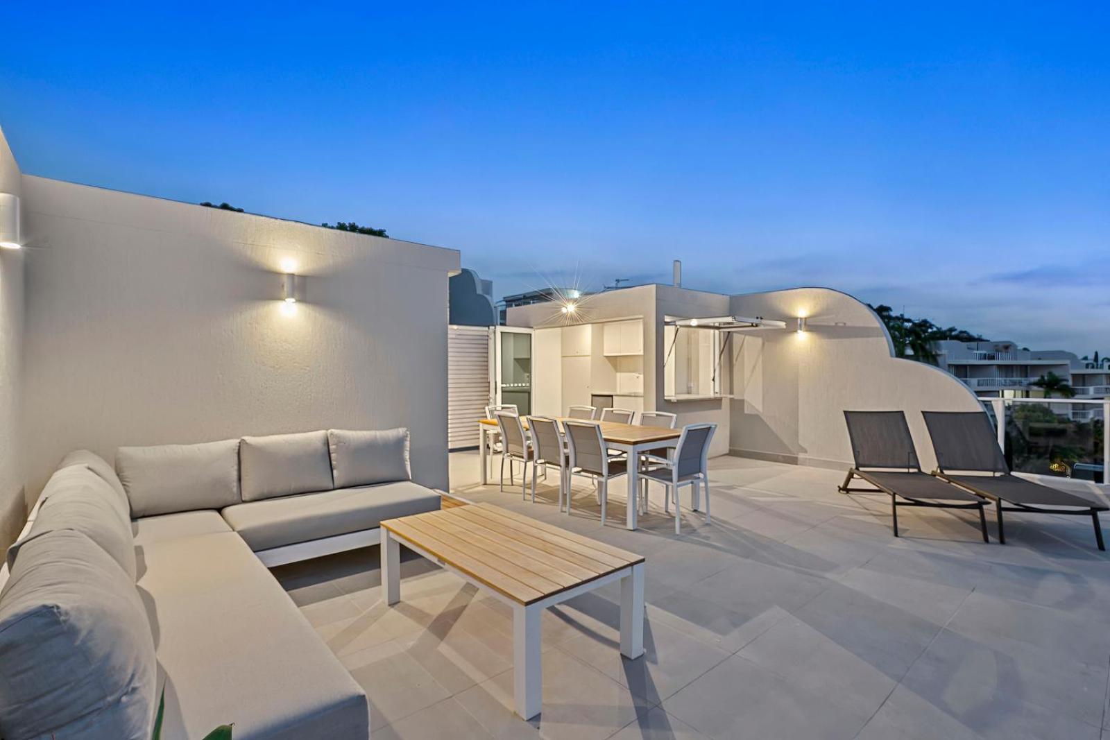 Two-Bedroom Apartment with Mountain View