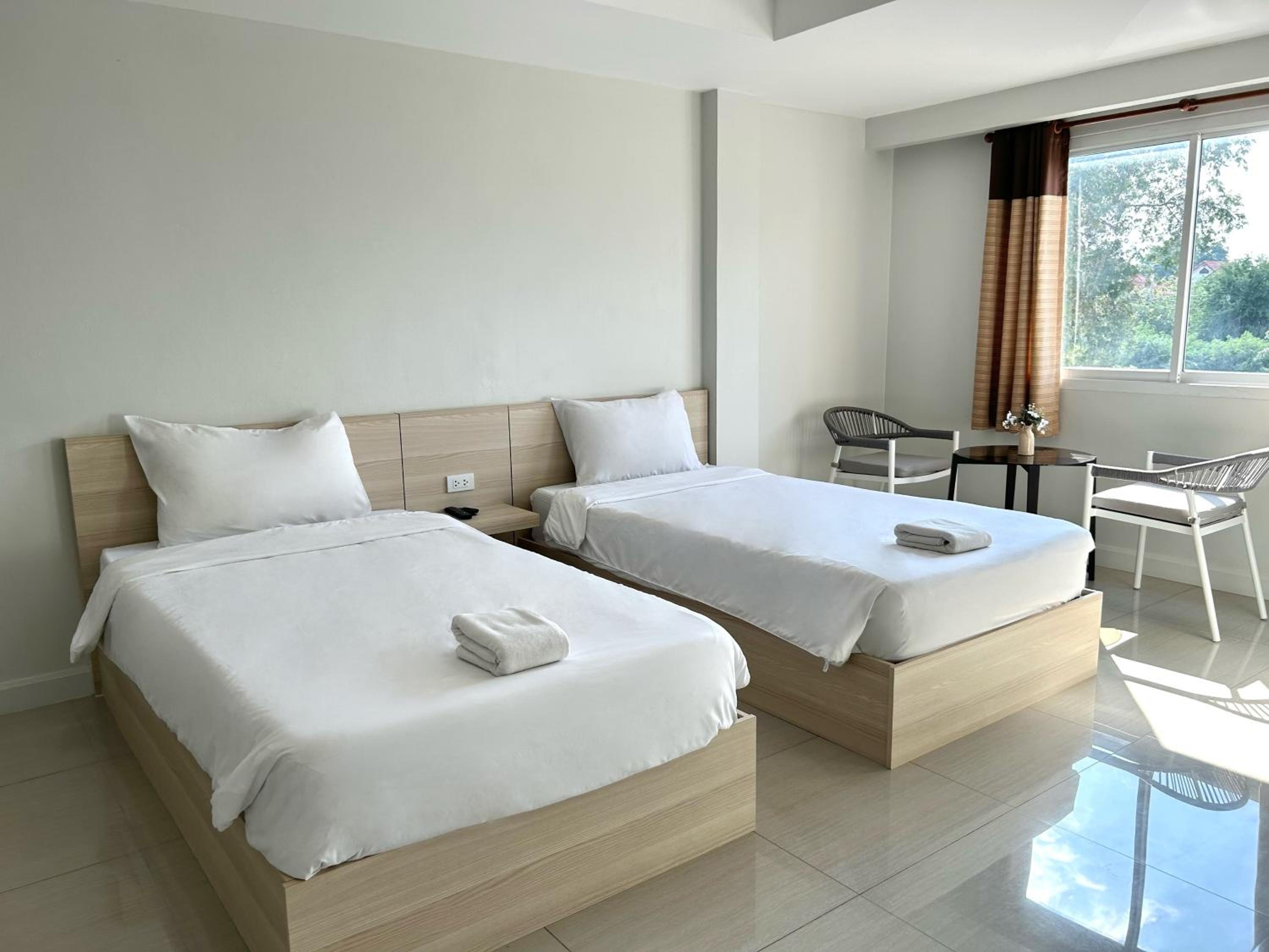 Deluxe Twin Room - Photo 3