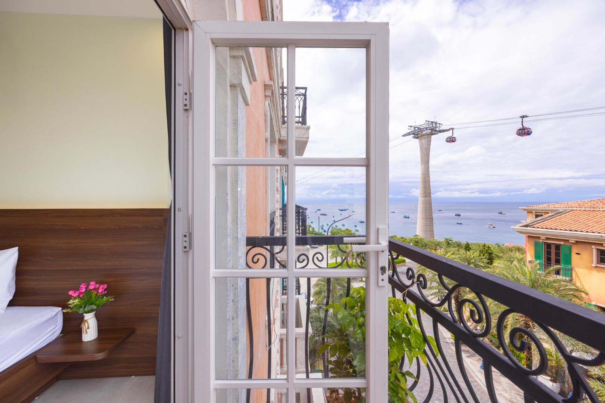 Deluxe Double Room with Sea View