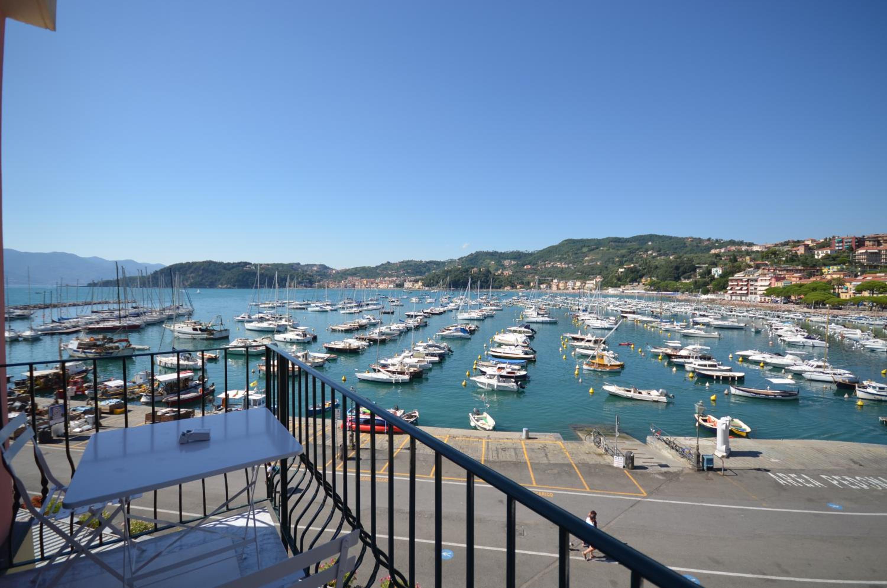 Deluxe Double Room with Balcony and Sea View photo 2