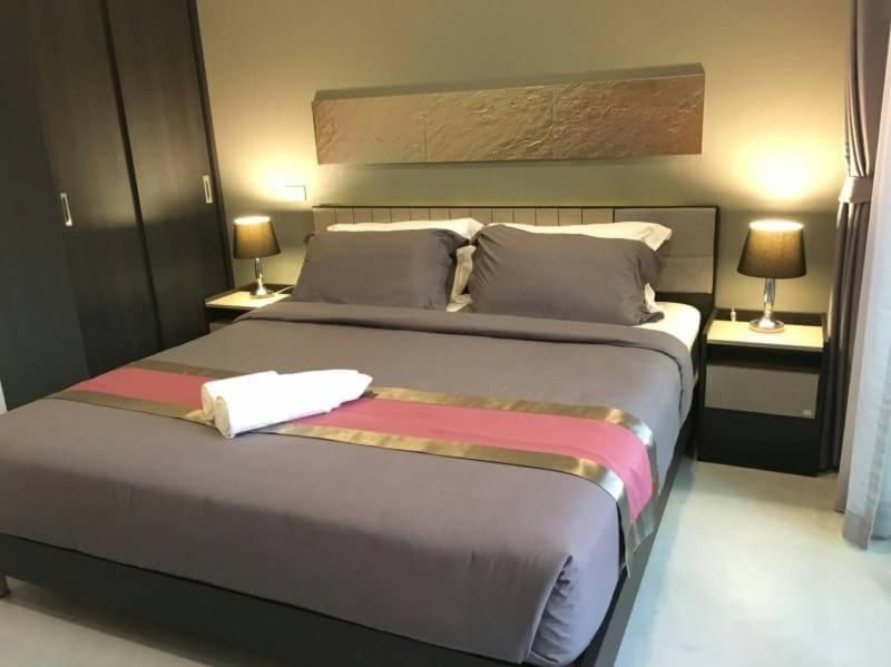 Superior King Room - Photo 9