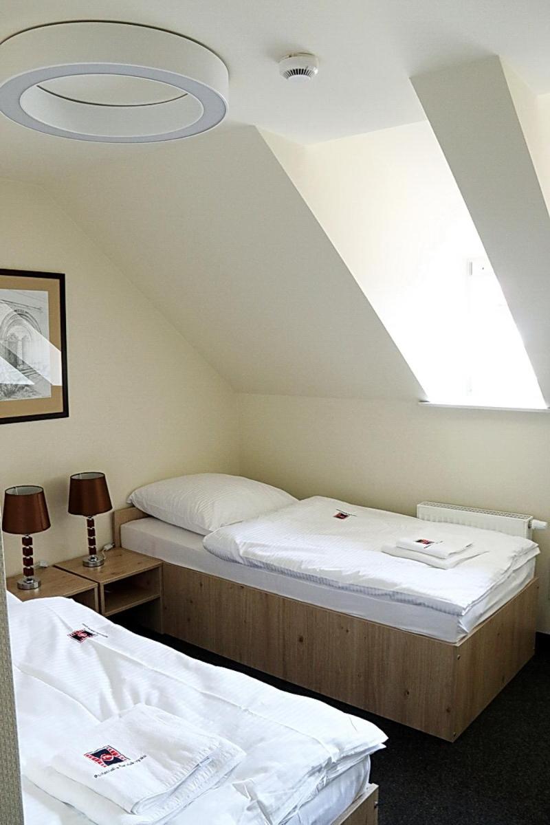 Twin Room with Bathroom photo 1