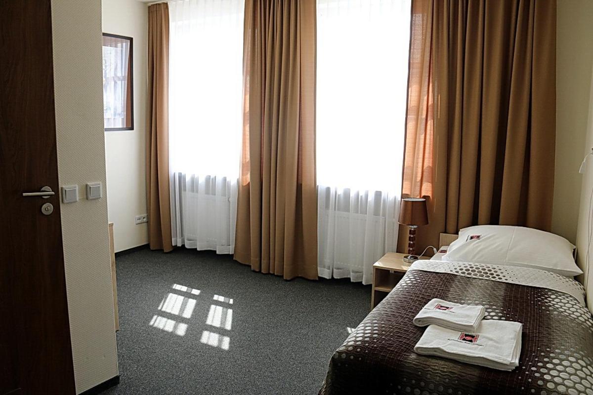 Single Room with Bathroom photo 1