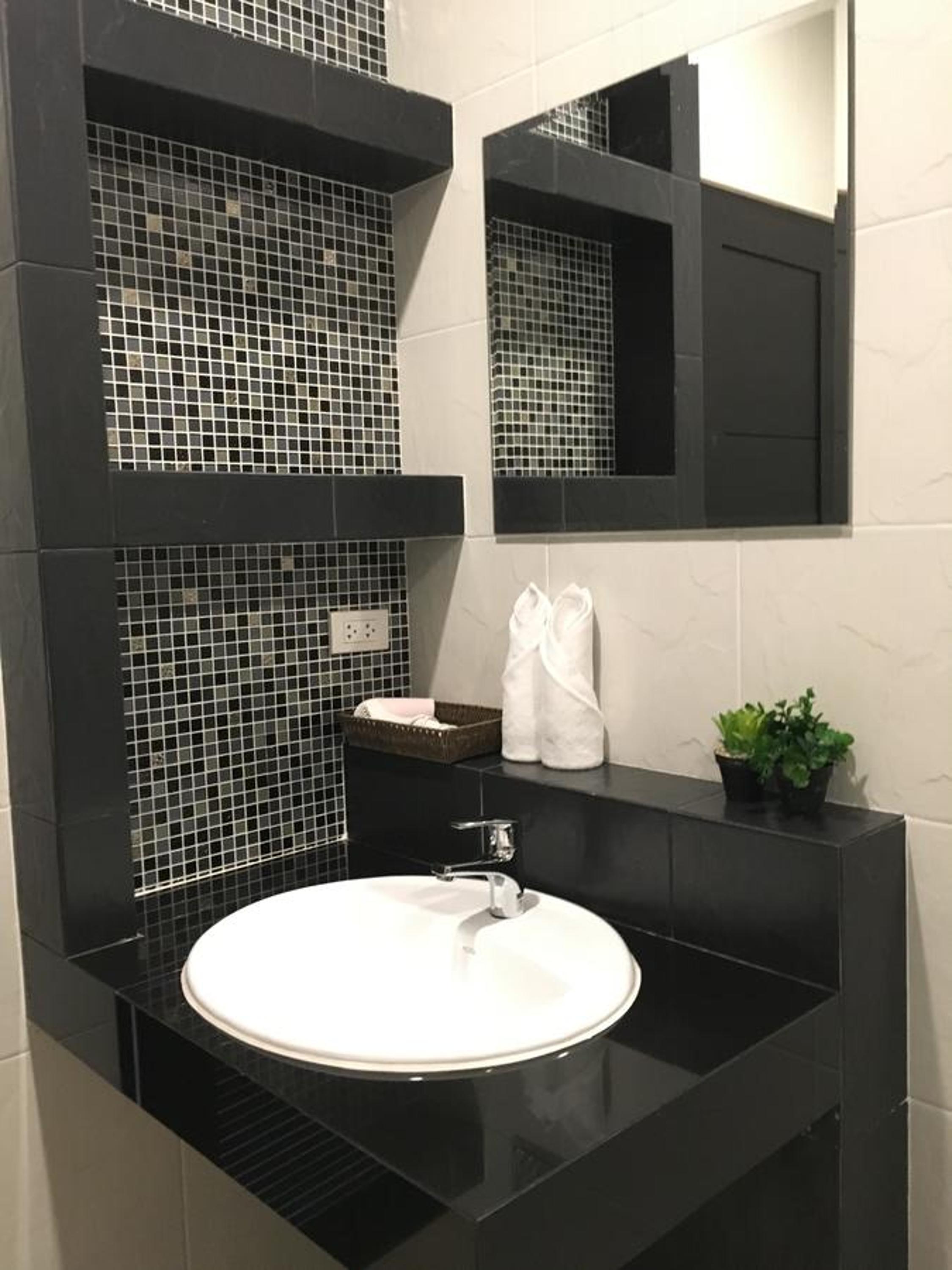 Superior King Room - Photo 3