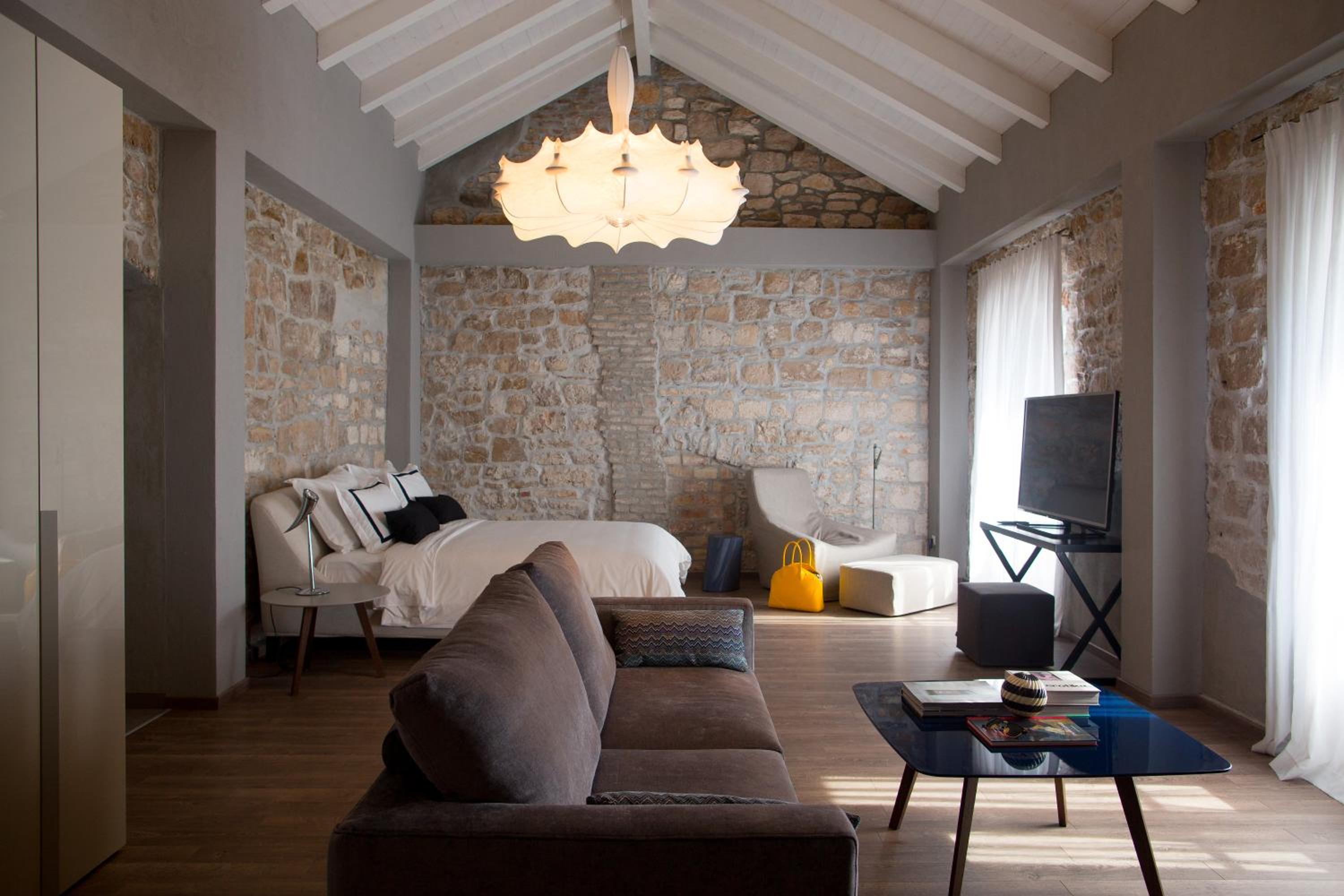 Luxury Harbor Suite photo 2