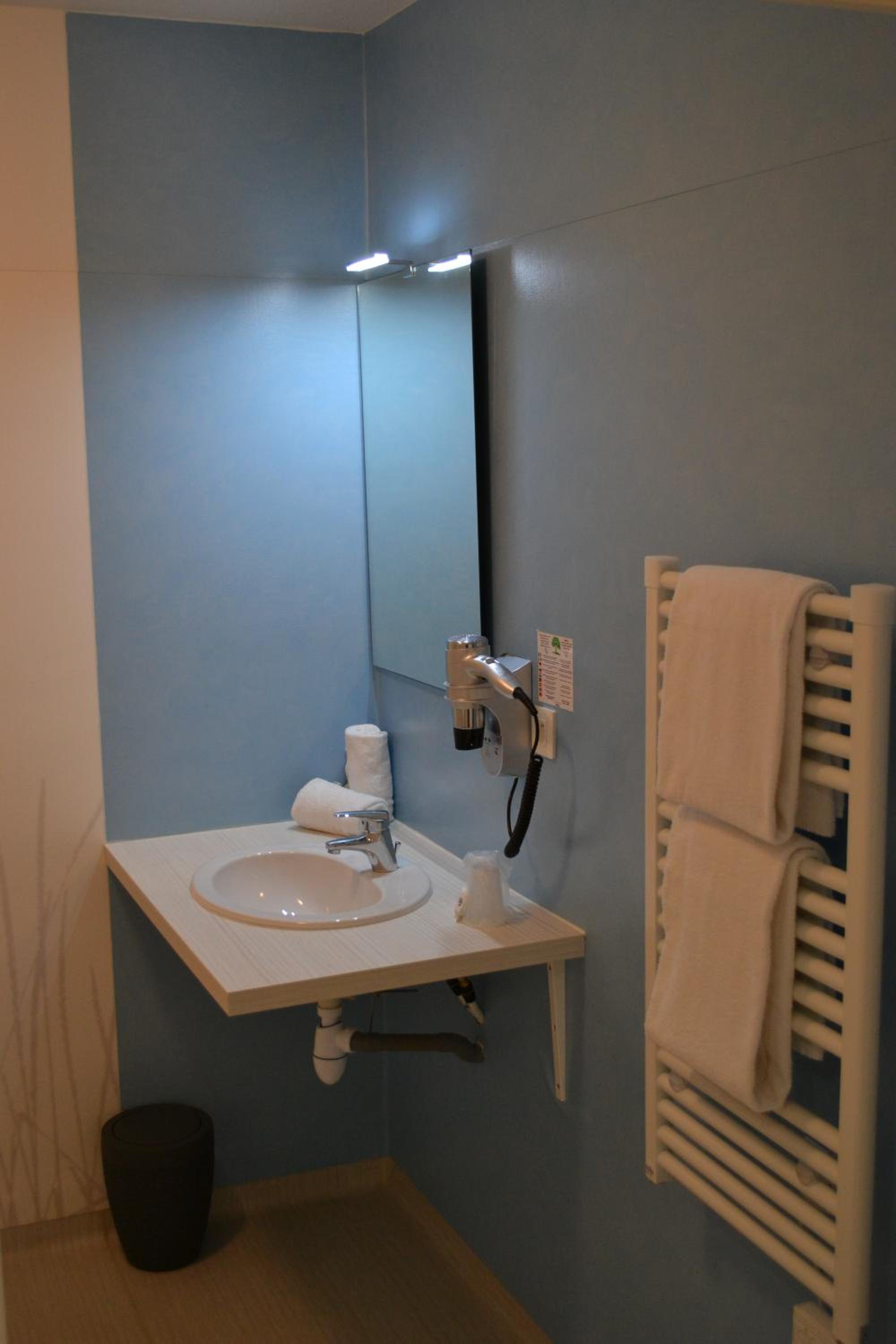 Comfort Double Room - Disability Access photo 2