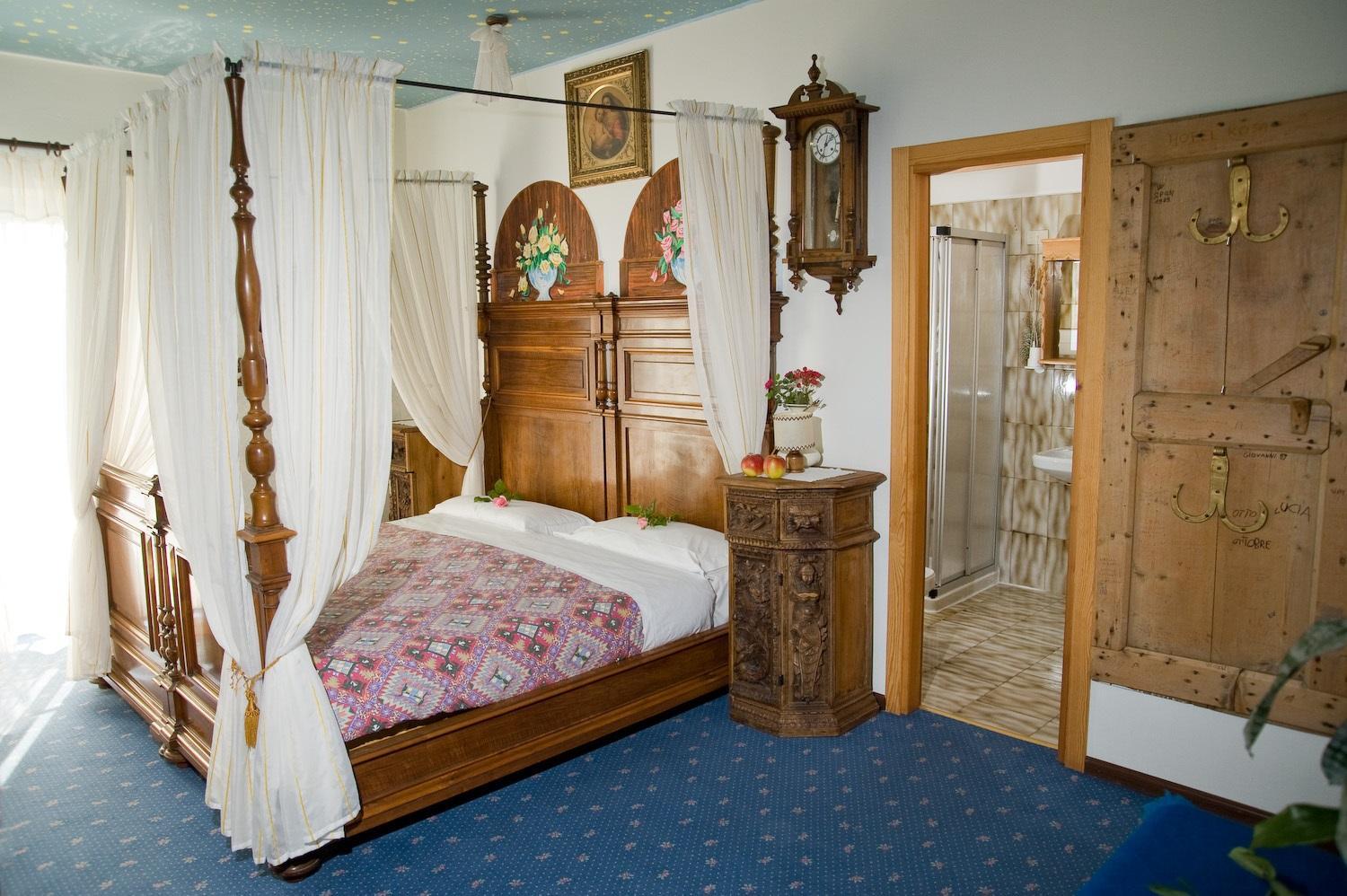 Standard Double or Twin Room photo 2