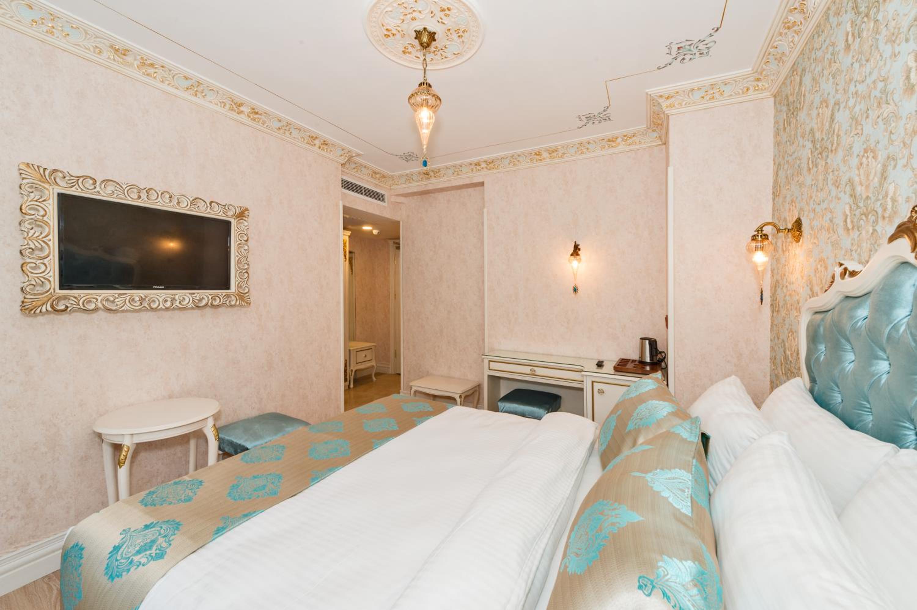 Standard Double or Twin Room photo 2