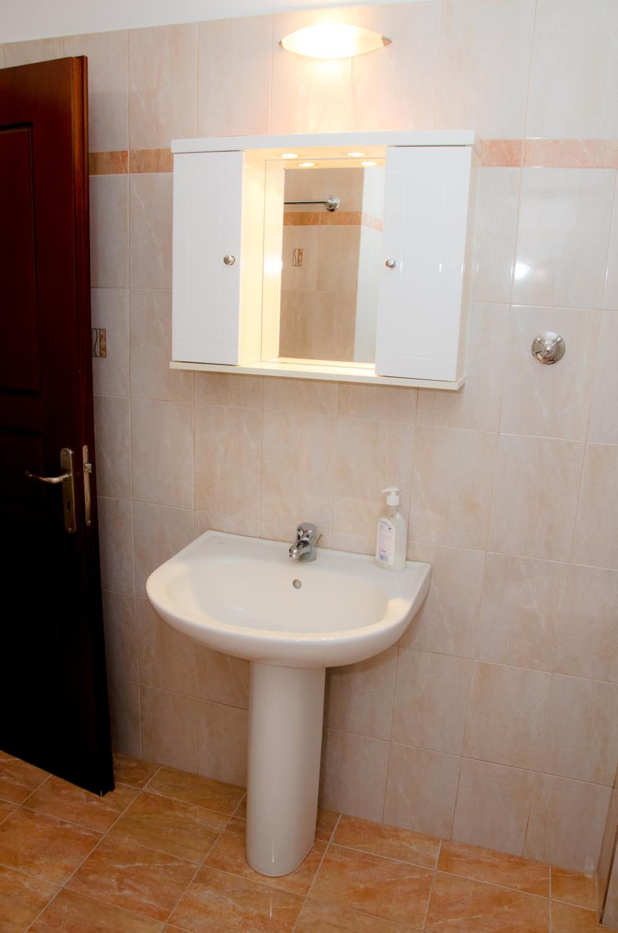 One-Bedroom Apartment (4 Adults)