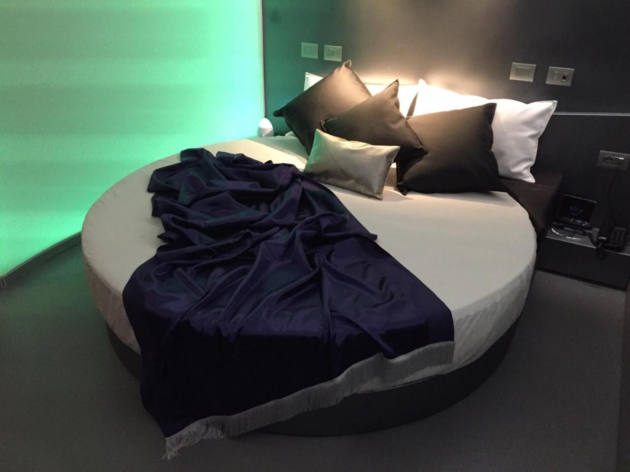 King Room with Spa Bath - Photo 1