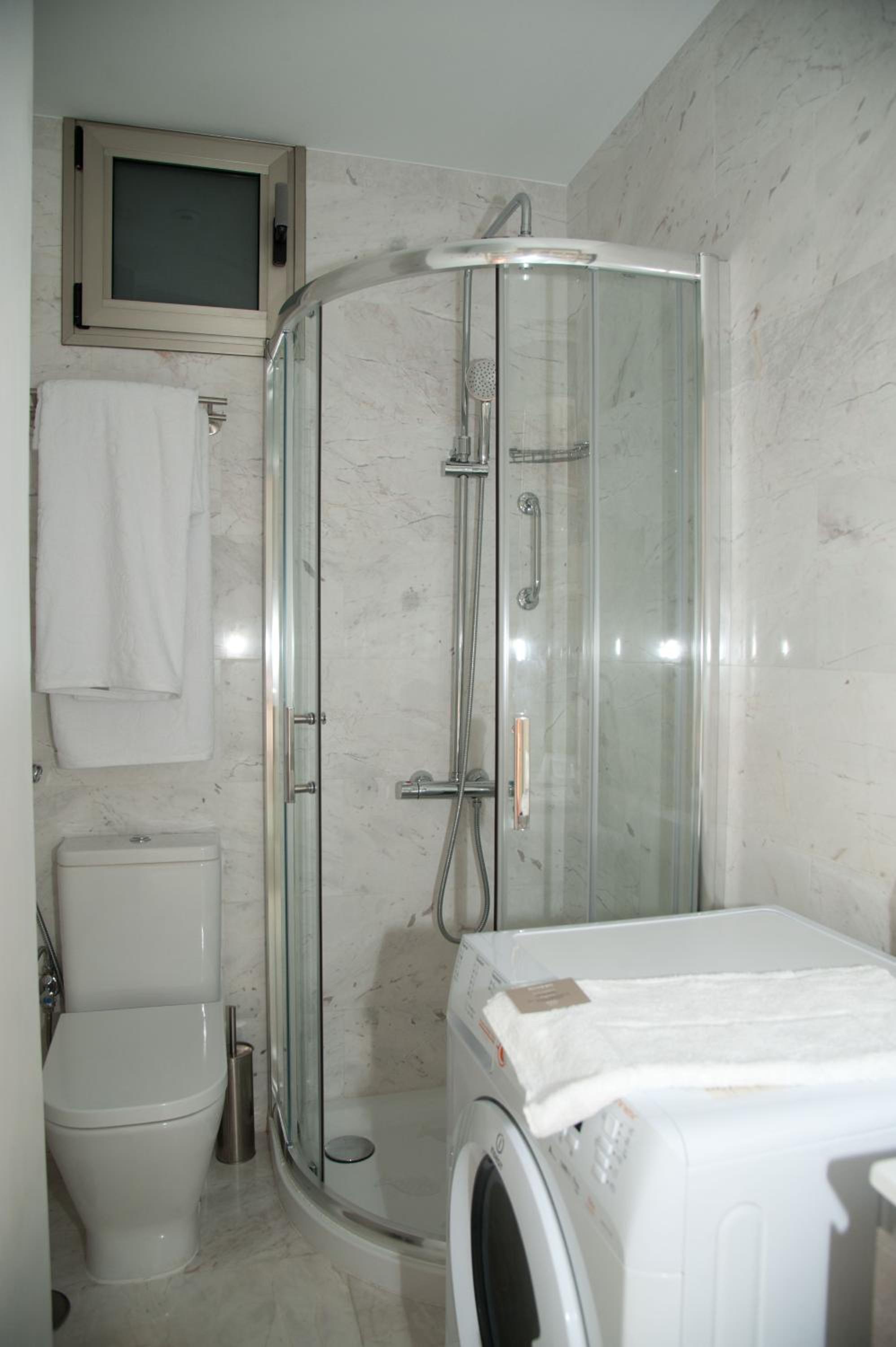 Apartment with Sea View - Photo 25