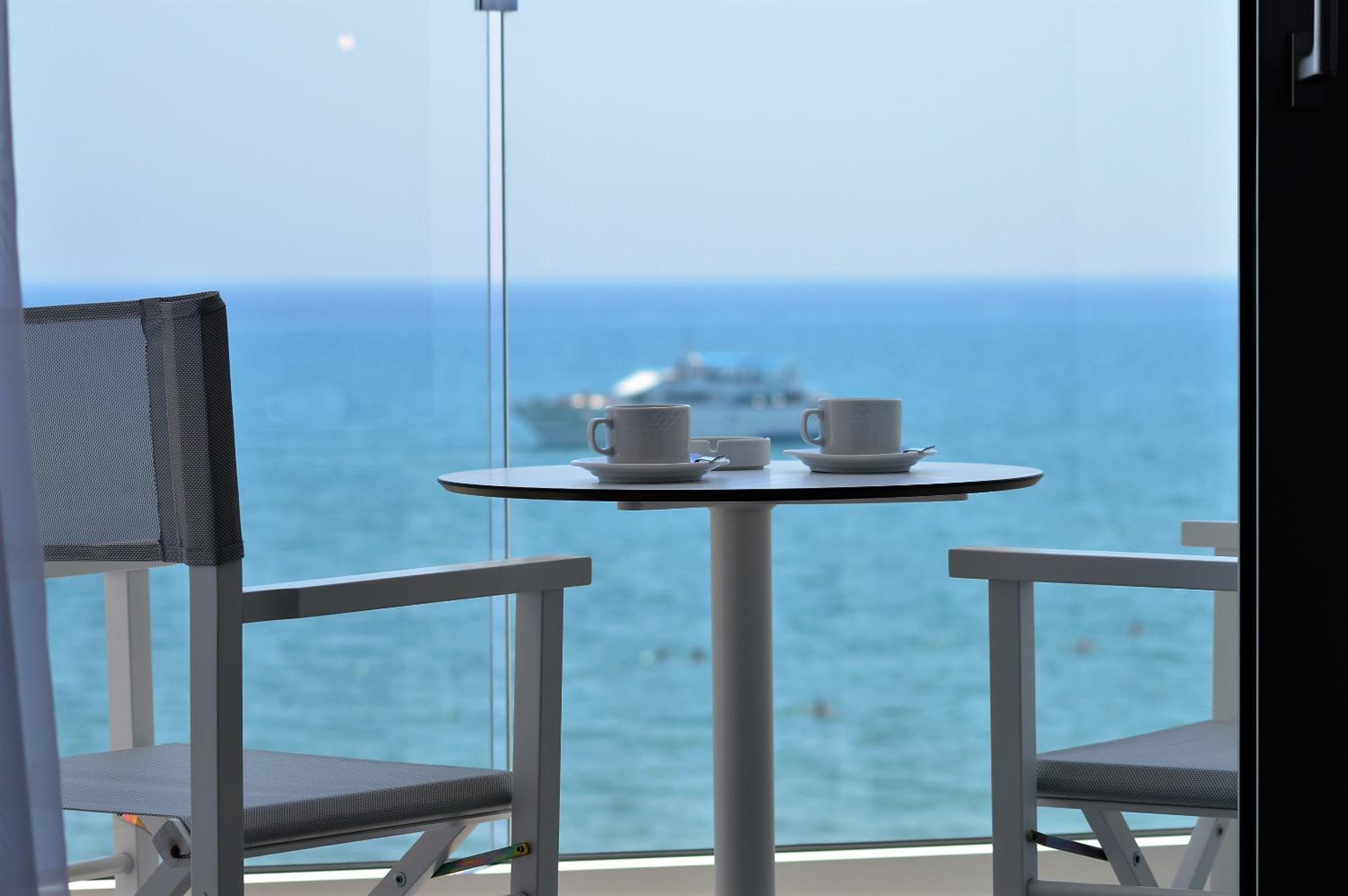 Deluxe Double Room with Balcony and Sea View