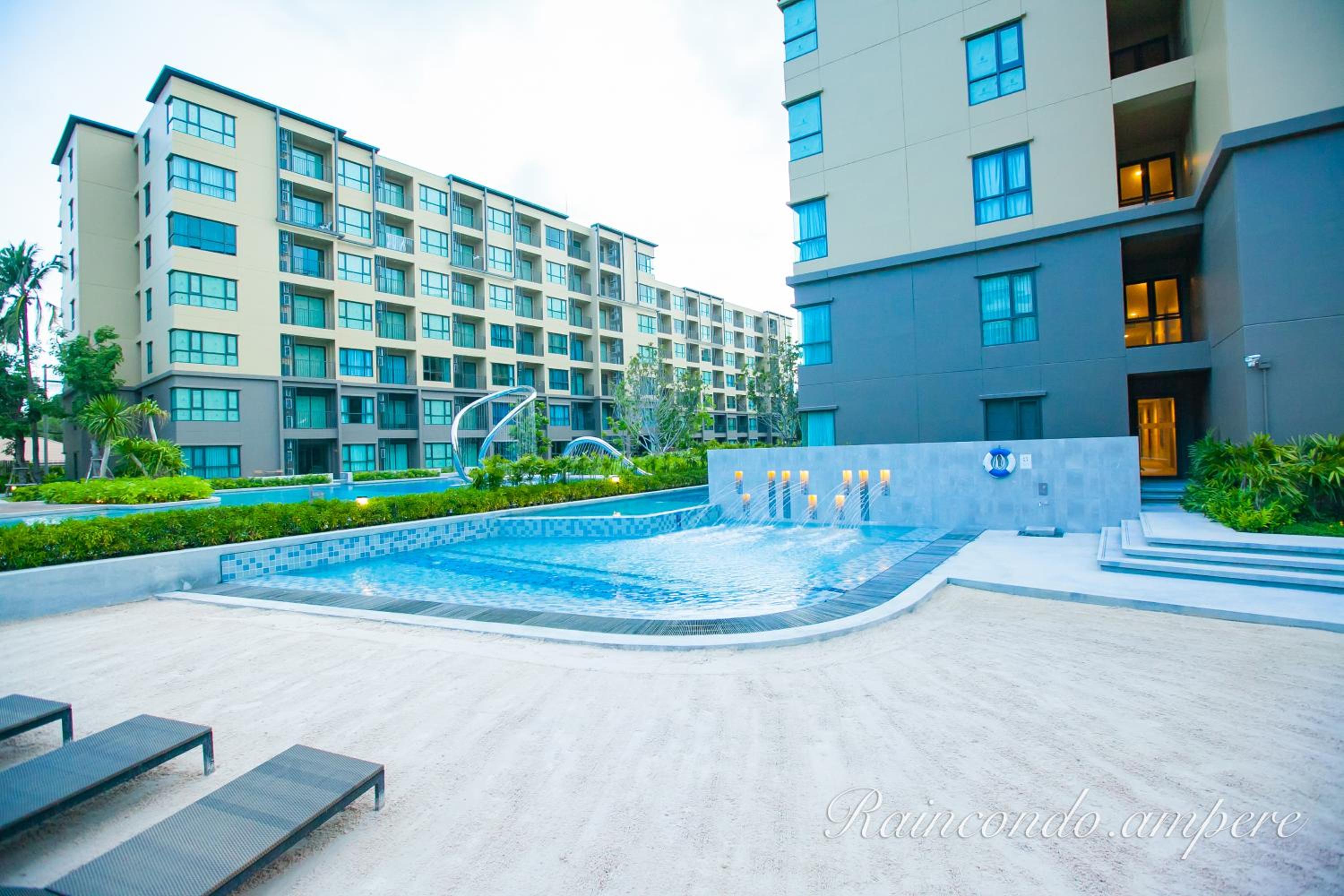 Apartment with Pool View  photo 2