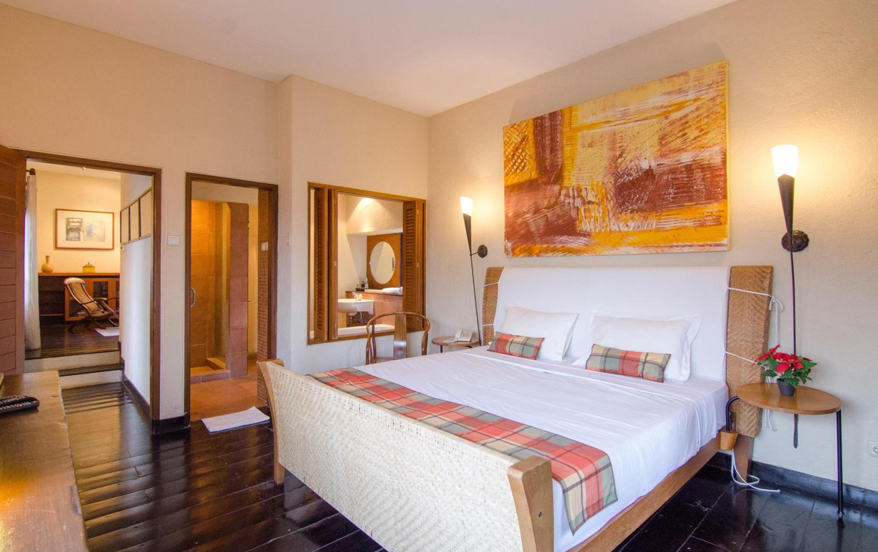 Three-Bedroom Villa - Photo 9