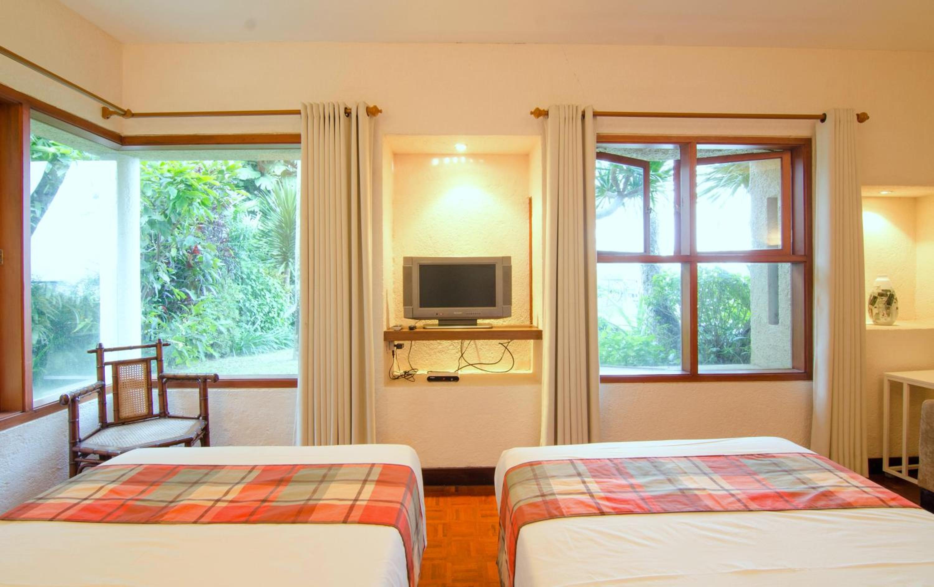 Three-Bedroom Villa - Photo 8