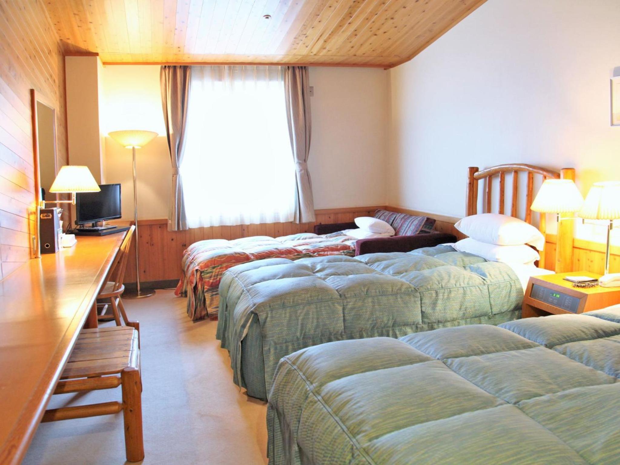 Standard Twin Room - Photo 4