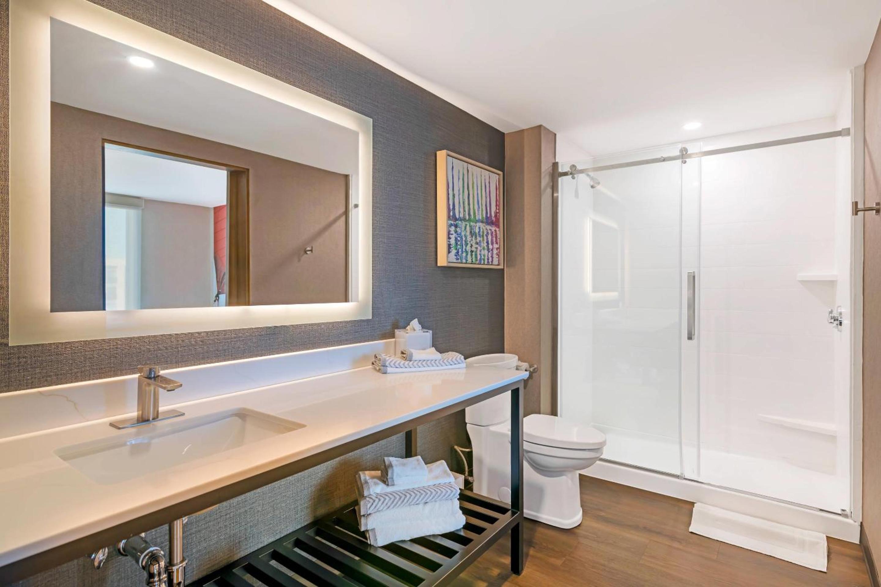 Efficiency Queen Suite with Two Queen Beds - Non Smoking - Photo 4