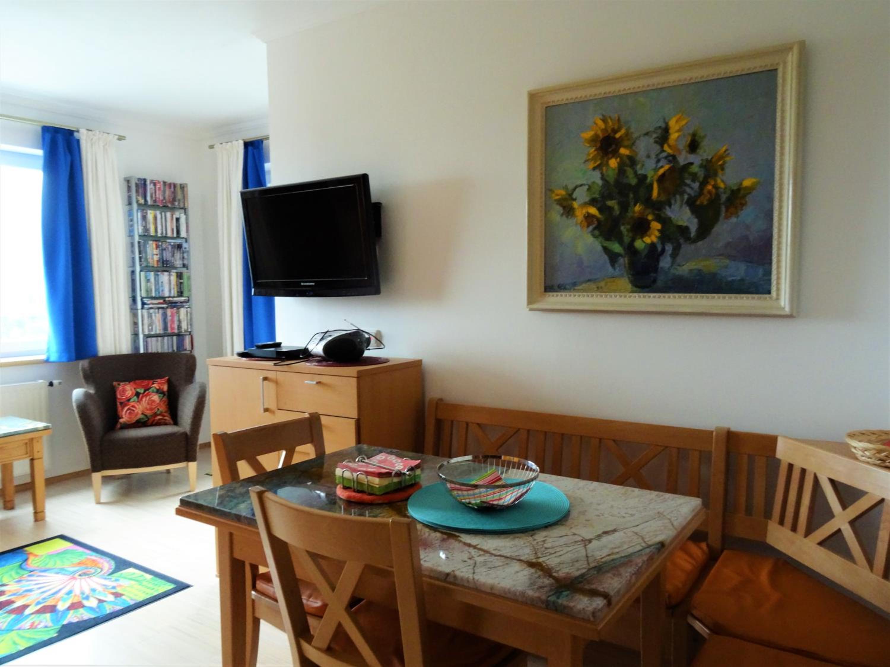 Two-Bedroom Apartment with Balcony photo 2